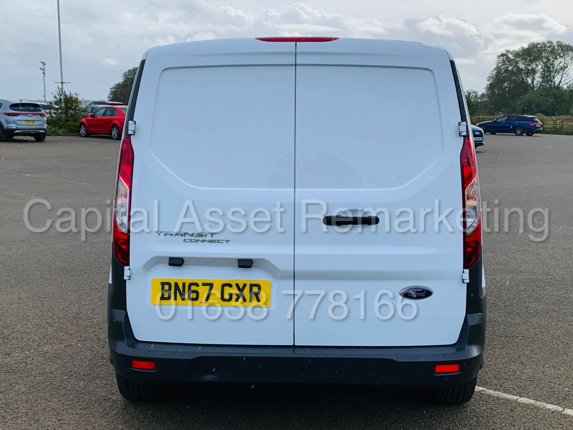 Ford Transit CONNECT 75 T200 *SWB - PANEL VAN* (2018 MODEL) '1.5 TDCI - EURO 6 COMPLIANT' (1 OWNER) - Image 6 of 36