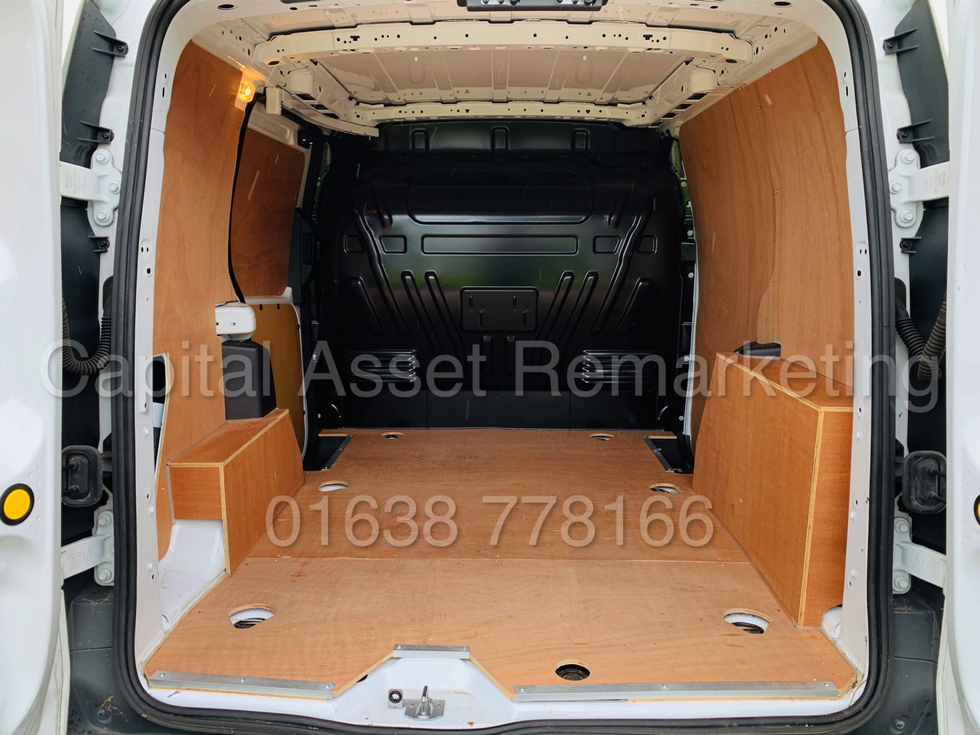 Ford Transit CONNECT 75 T200 *SWB - PANEL VAN* (2018 MODEL) '1.5 TDCI - EURO 6 COMPLIANT' (1 OWNER) - Image 23 of 36