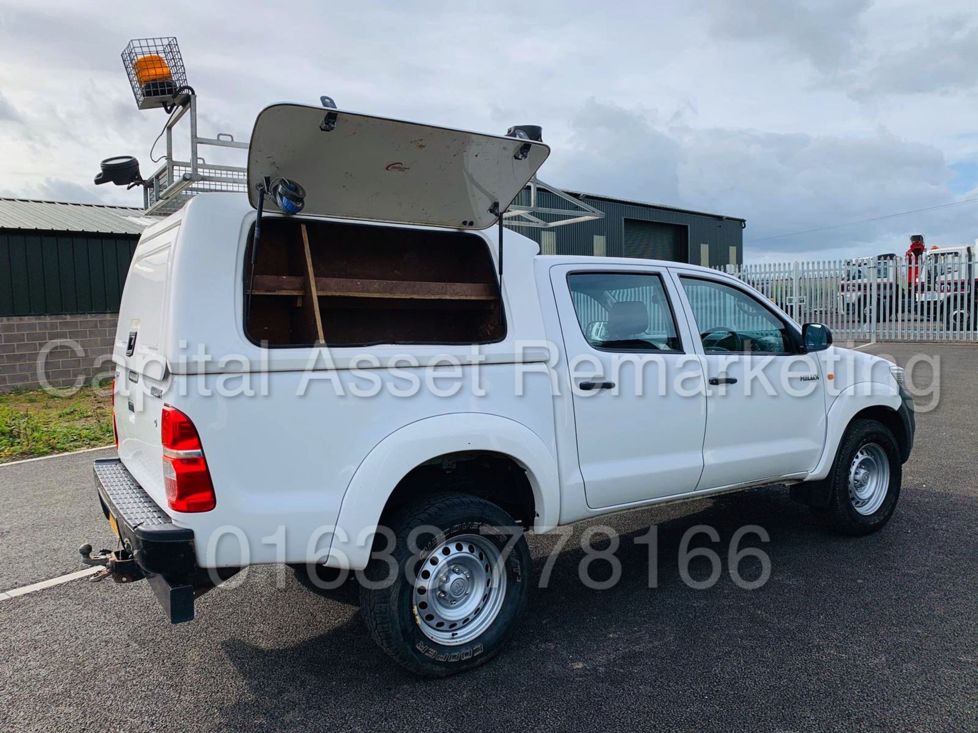 (ON SALE) TOYOTA HILUX *DOUBLE CAB - 4x4 PICK-UP TRUCK* (2015 - NEW MODEL) 'D-4D **AIR CON** - Image 22 of 38