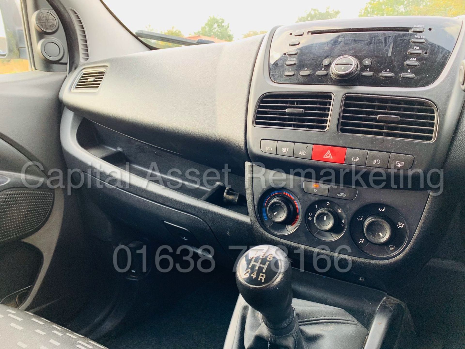 (On Sale) VAUXHALL COMBO 2300 *SWB - 5 SEATER CREW* (2015 - NEW MODEL) 'CDTI - STOP/START' *A/C* - Image 22 of 31