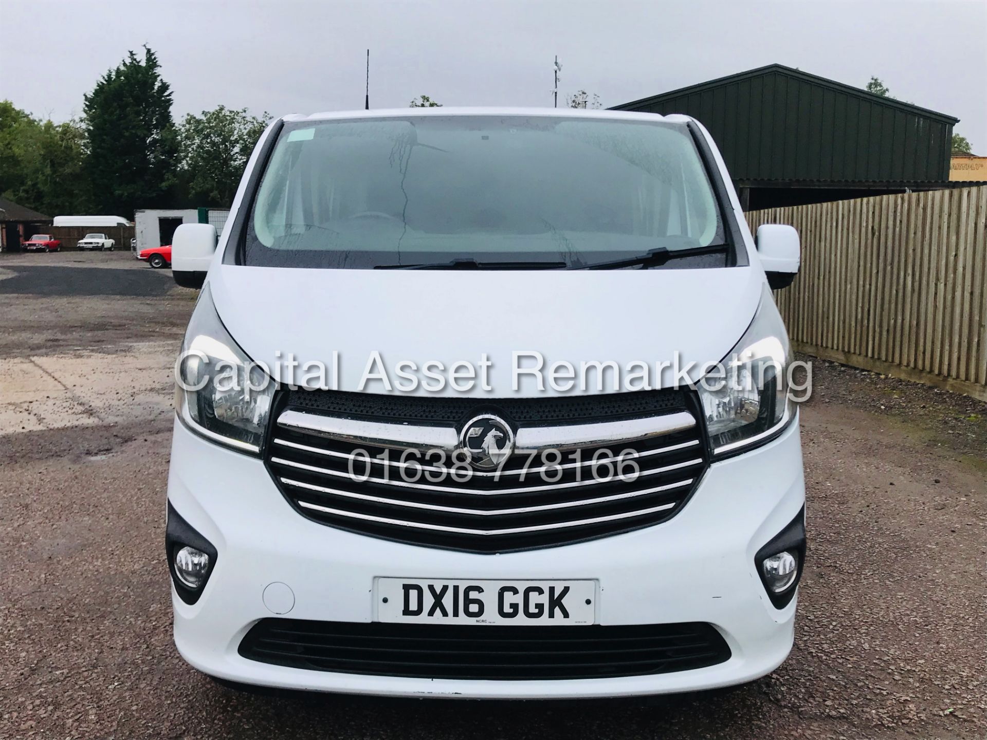 (ON SALE) VAUXHALL VIVARO *SPORTIVE* LWB 6 SEATER DUELINER / CREW VAN (2016) '1.6 CDTI-STOP/START' - Image 12 of 41