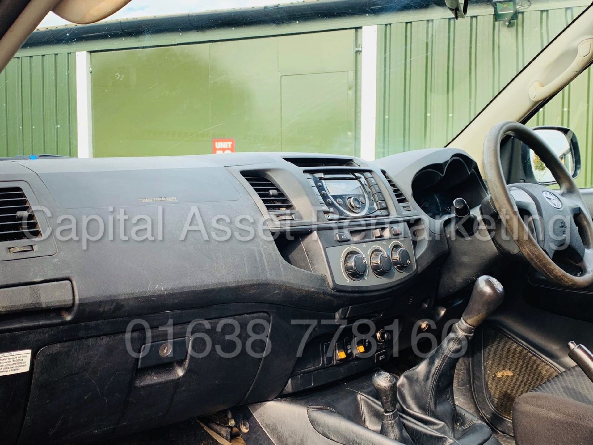 (ON SALE) TOYOTA HILUX *DOUBLE CAB - 4x4 PICK-UP TRUCK* (2015 - NEW MODEL) 'D-4D **AIR CON** - Image 14 of 38