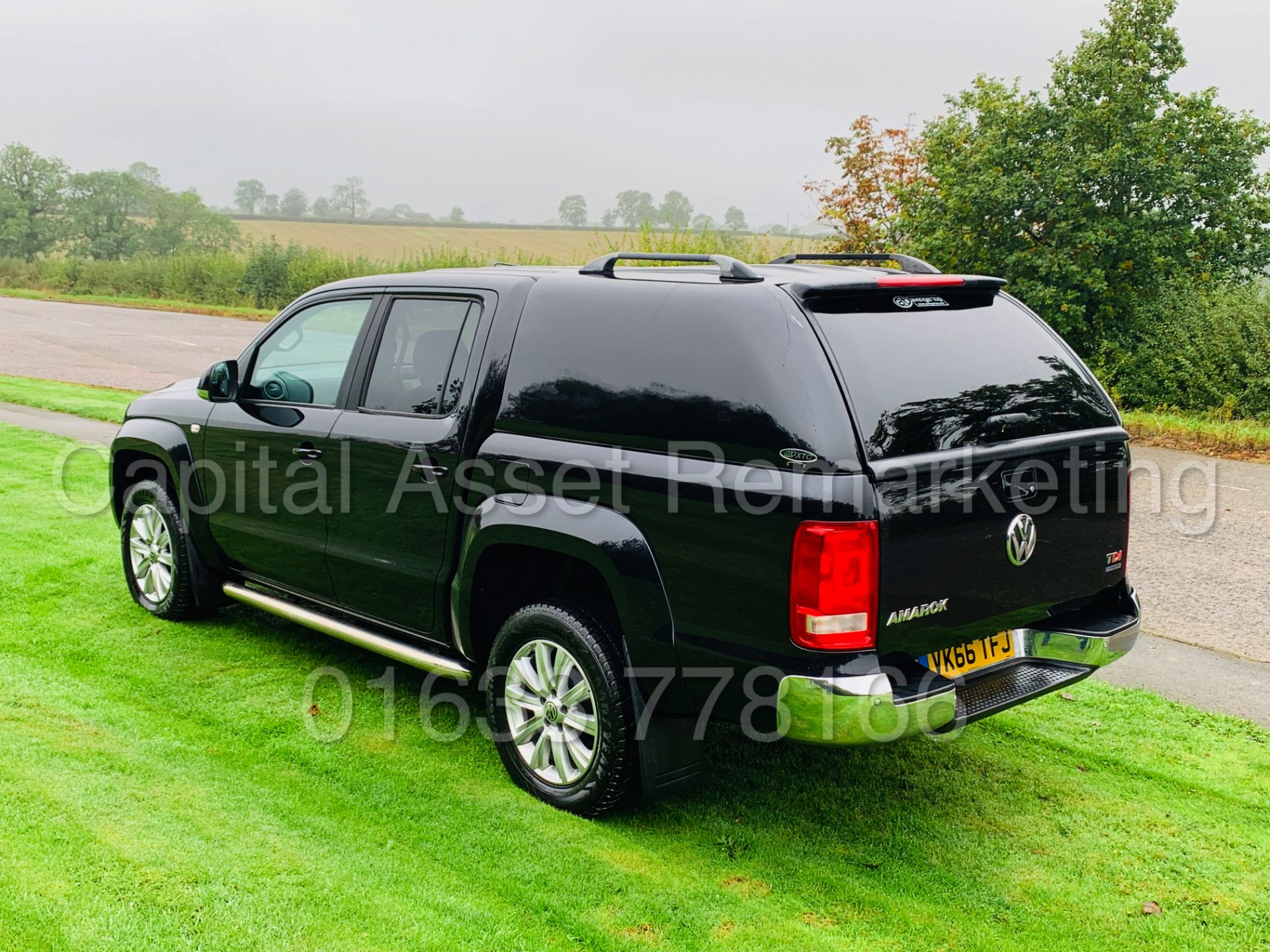 VOLKSWAGEN AMAROK *HIGHLINE EDITION* D/CAB PICK-UP (2017 MODEL) '2.0 TDI - 180 BHP - AUTO' *WOW* - Image 9 of 52