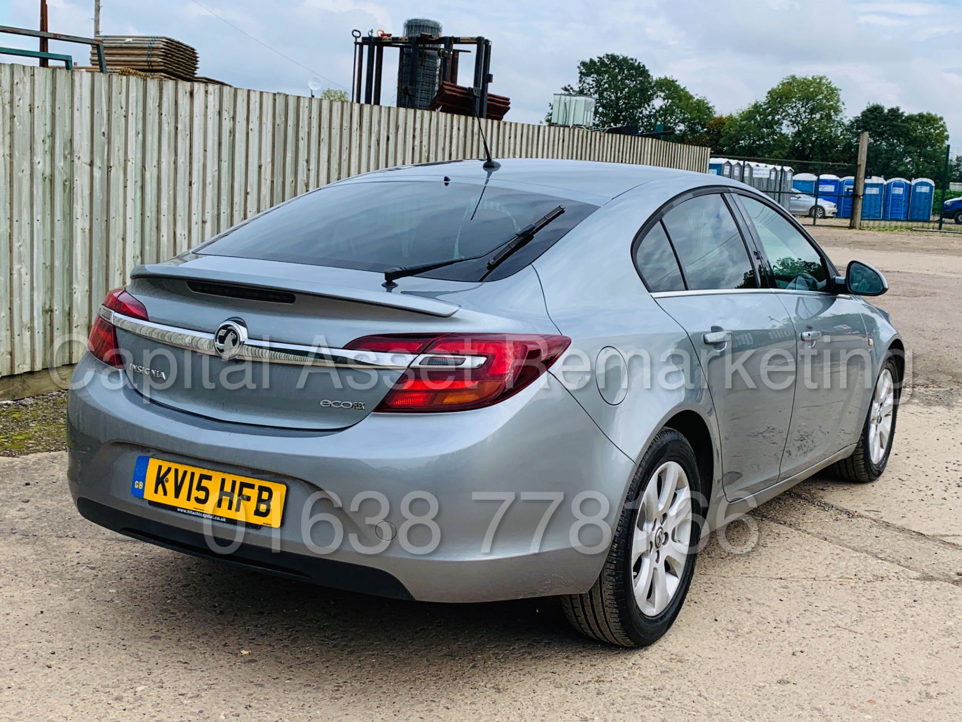 VAUXHALL INSIGNIA *SRI EDITION* (2015 - NEW MODEL) '2.0 CDTI - STOP/START - 6 SPEED' (1 OWNER) - Image 11 of 40