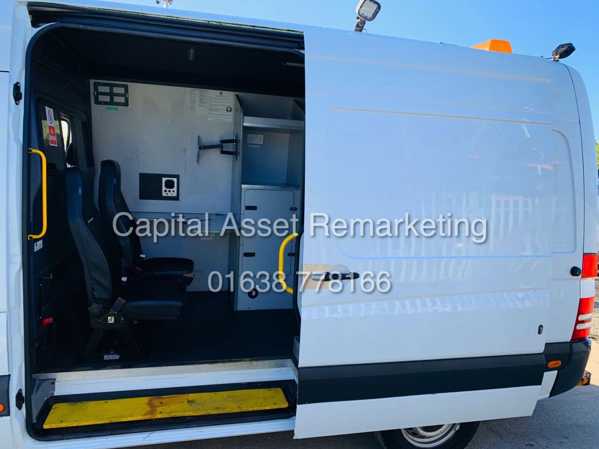 MERCEDES SPRINTER 313CDI MWB / HI TOP (2015) 5 SEATER MESSING / WELFARE UNIT - 1 OWNER *RARE* - Image 22 of 47