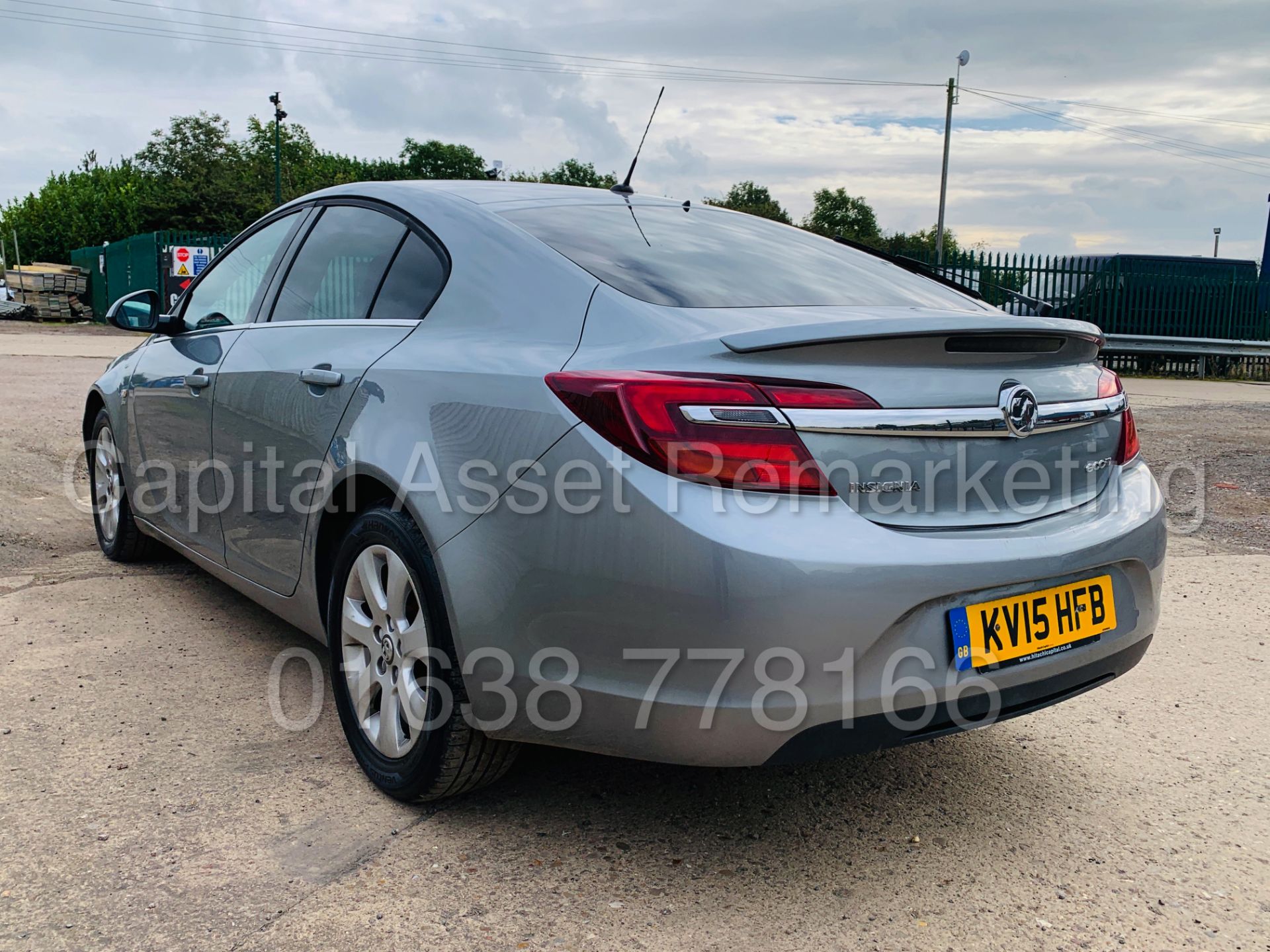 VAUXHALL INSIGNIA *SRI EDITION* (2015 - NEW MODEL) '2.0 CDTI - STOP/START - 6 SPEED' (1 OWNER) - Image 9 of 40