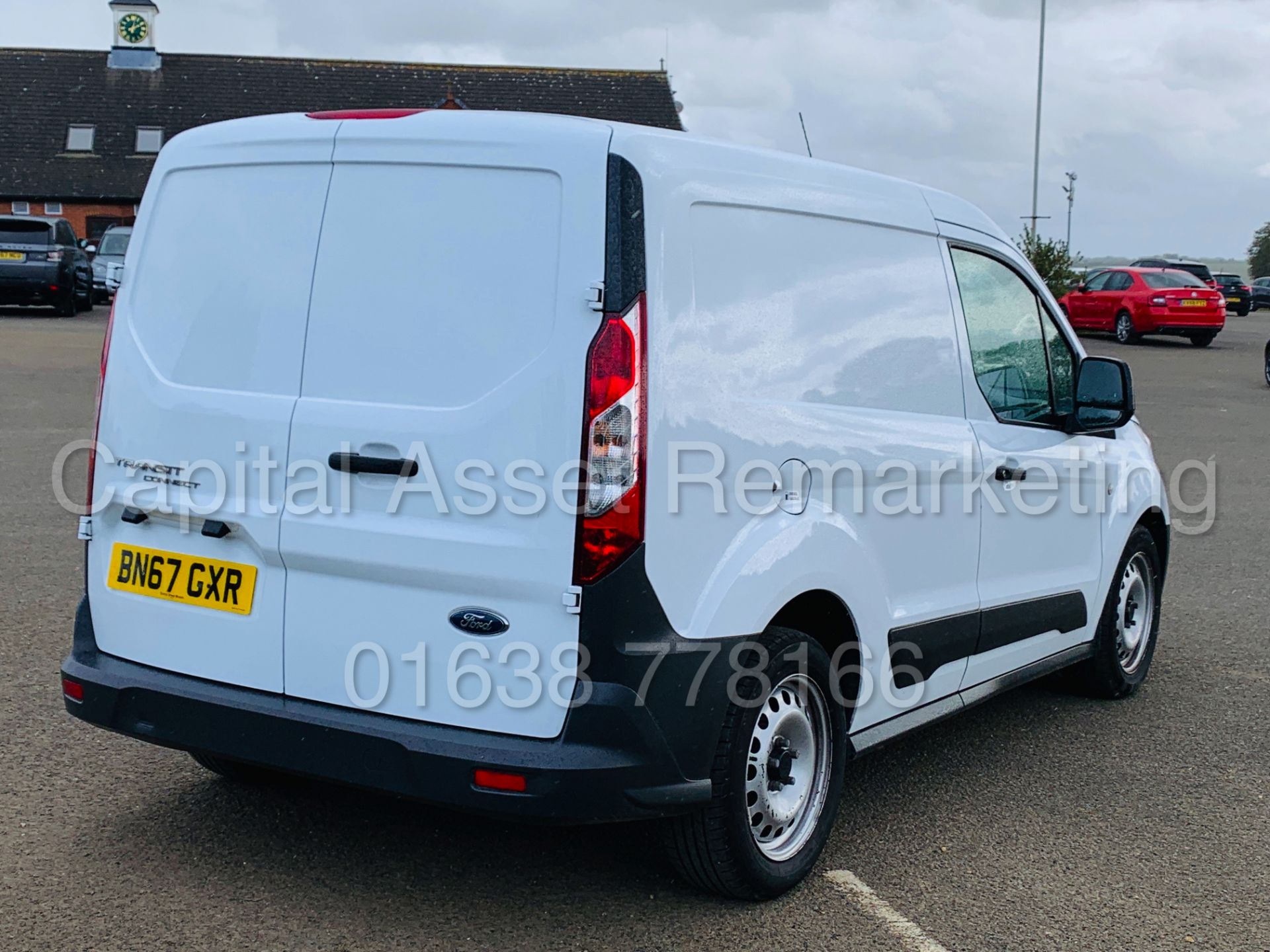 (On Sale) FORD TRANSIT CONNECT 75 T200 *SWB* (67 REG) '1.5 TDCI - EURO 6 COMPLIANT' (1 OWNER) - Image 7 of 36