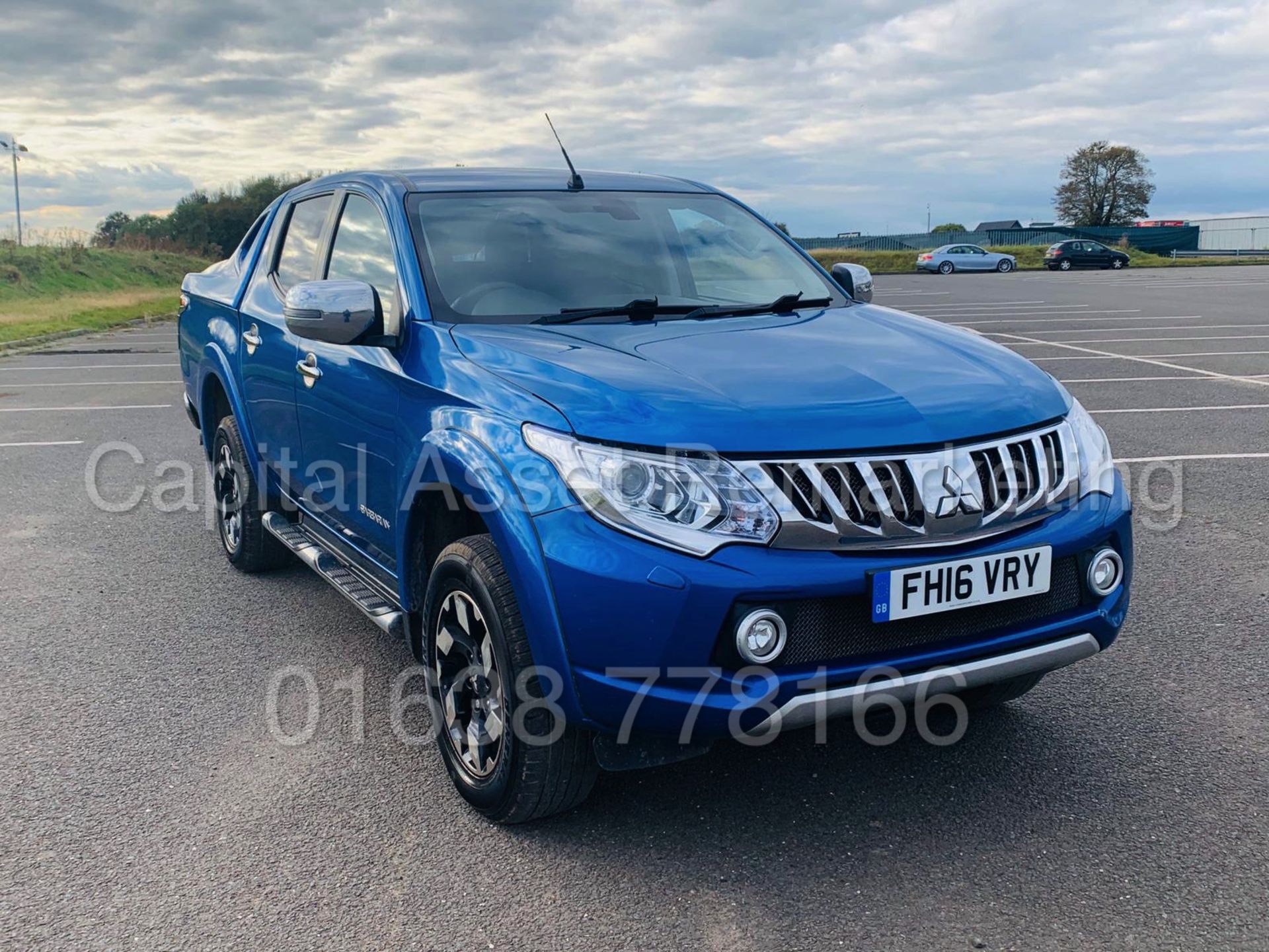 MITSUBISHI L200 *BARBARIAN EDITION* D/CAB PICK-UP (2016 - NEW MODEL) '2.4 Di-D - 178 BHP' *TOP SPEC* - Image 3 of 55