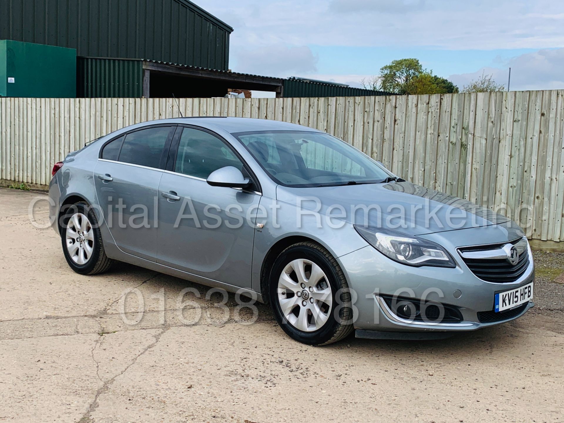 VAUXHALL INSIGNIA *SRI EDITION* (2015 - NEW MODEL) '2.0 CDTI - STOP/START - 6 SPEED' (1 OWNER) - Image 2 of 40