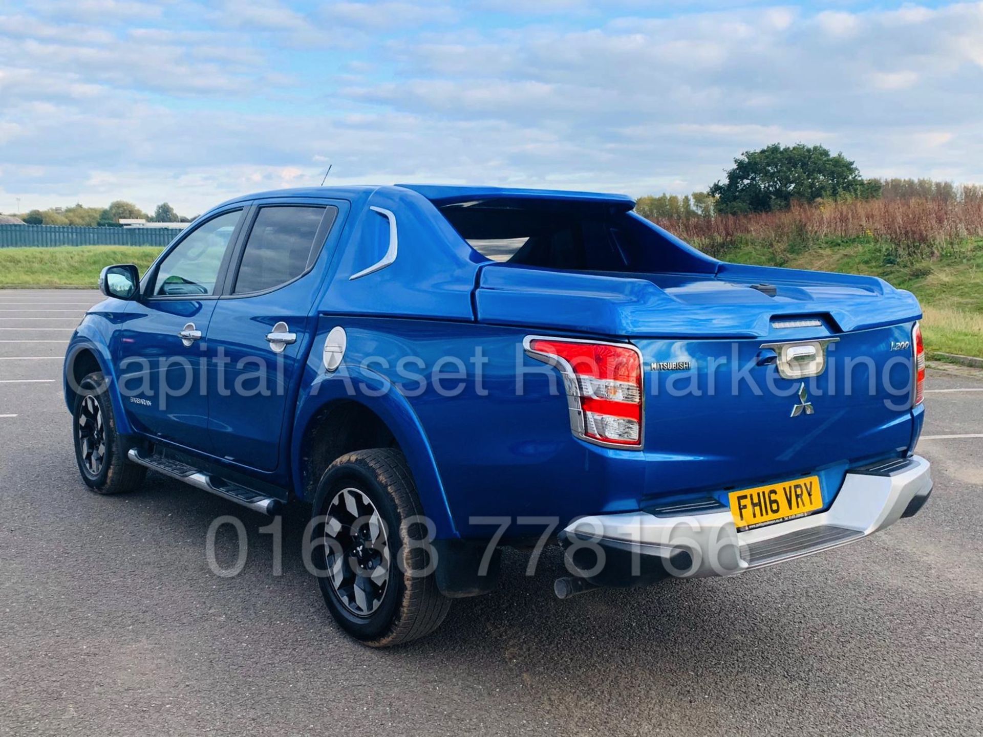 MITSUBISHI L200 *BARBARIAN EDITION* D/CAB PICK-UP (2016 - NEW MODEL) '2.4 Di-D - 178 BHP' *TOP SPEC* - Image 13 of 55