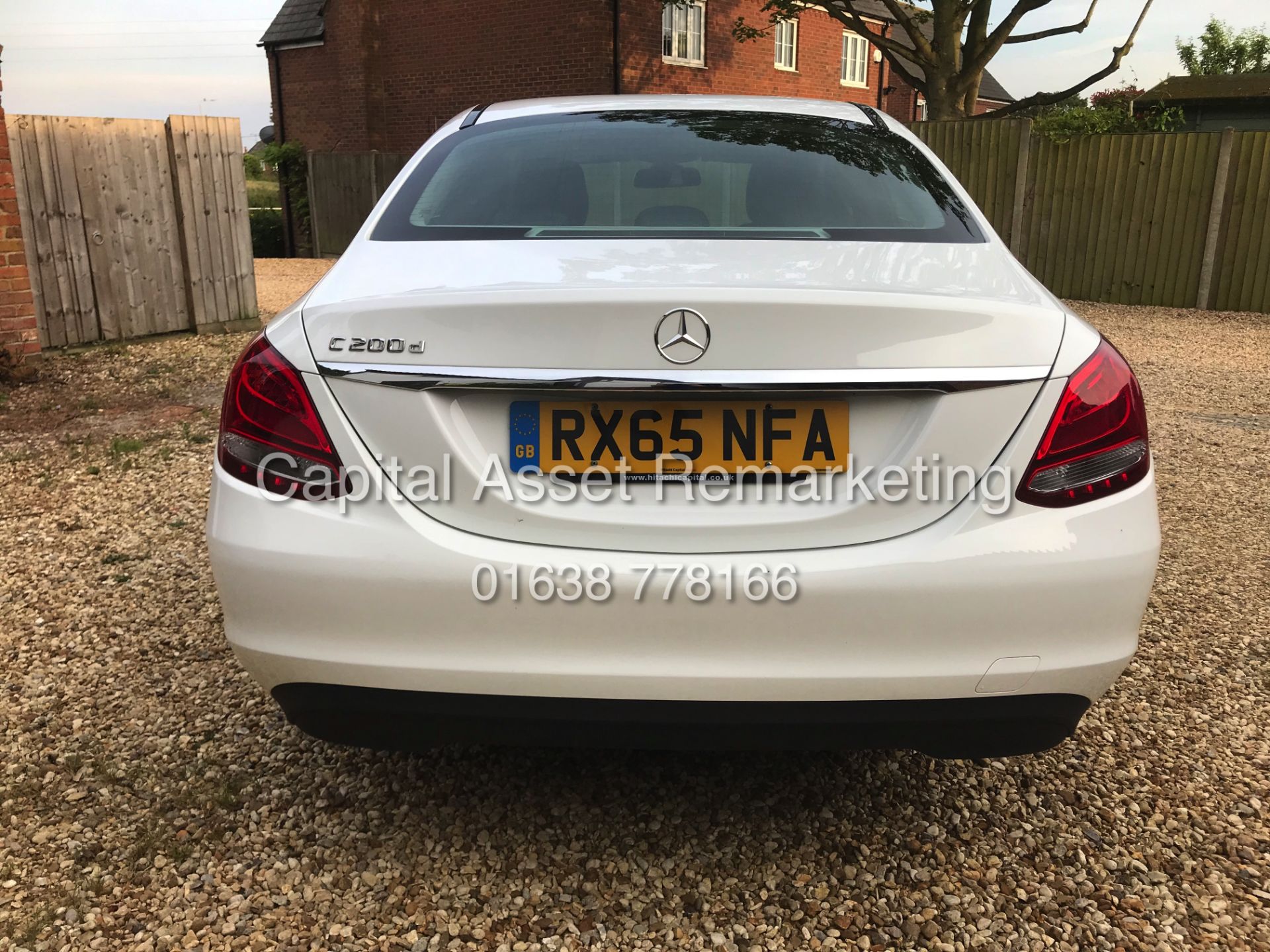 MERCEDES C200d "SPECIAL EQUIPMENT" 1 OWNER FSH (2016) LEATHER -AIR CON & CLIMATE *BEST COLOUR COMBO* - Image 4 of 19