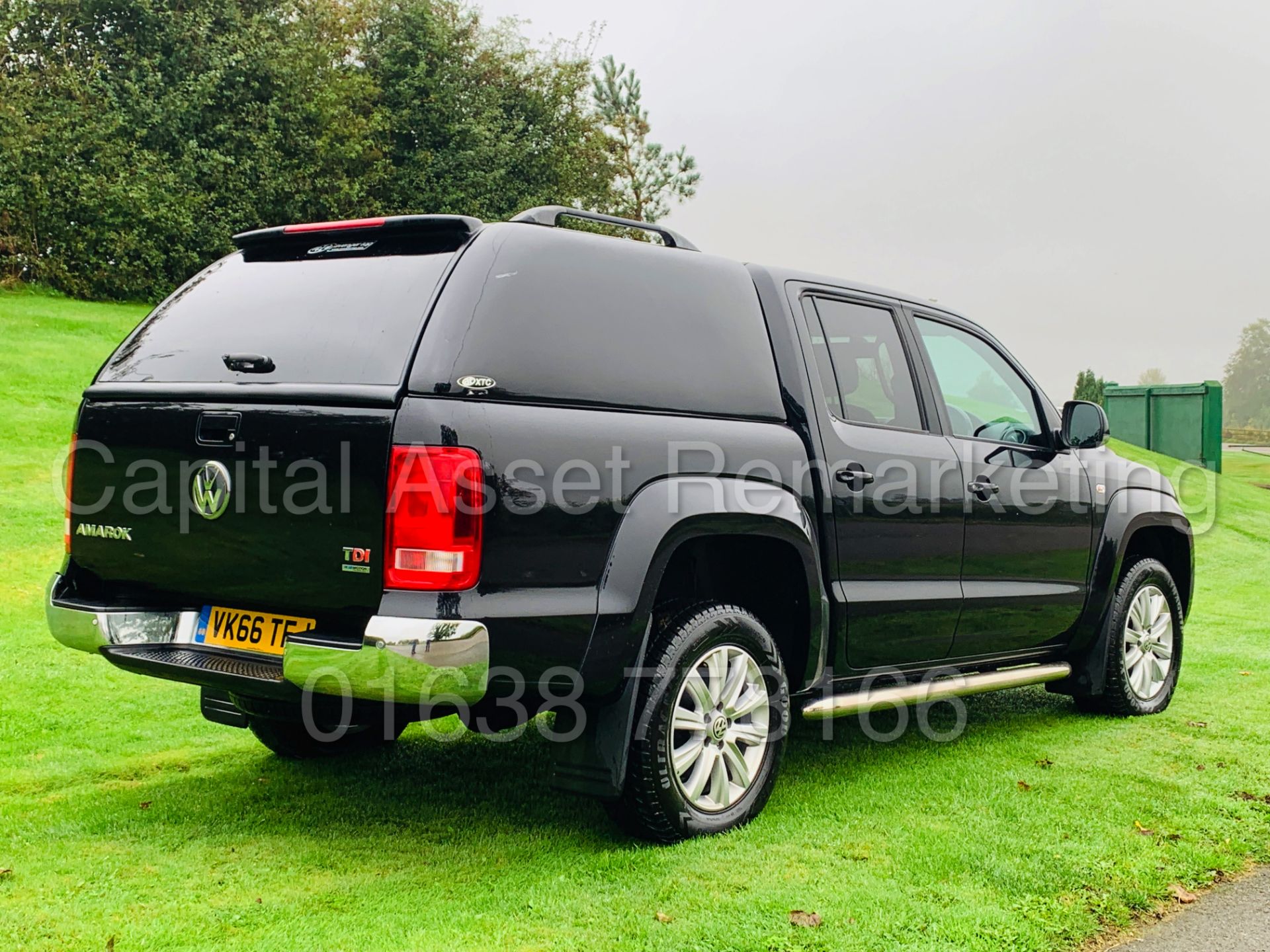 VOLKSWAGEN AMAROK *HIGHLINE EDITION* D/CAB PICK-UP (2017 MODEL) '2.0 TDI - 180 BHP - AUTO' *WOW* - Image 9 of 52