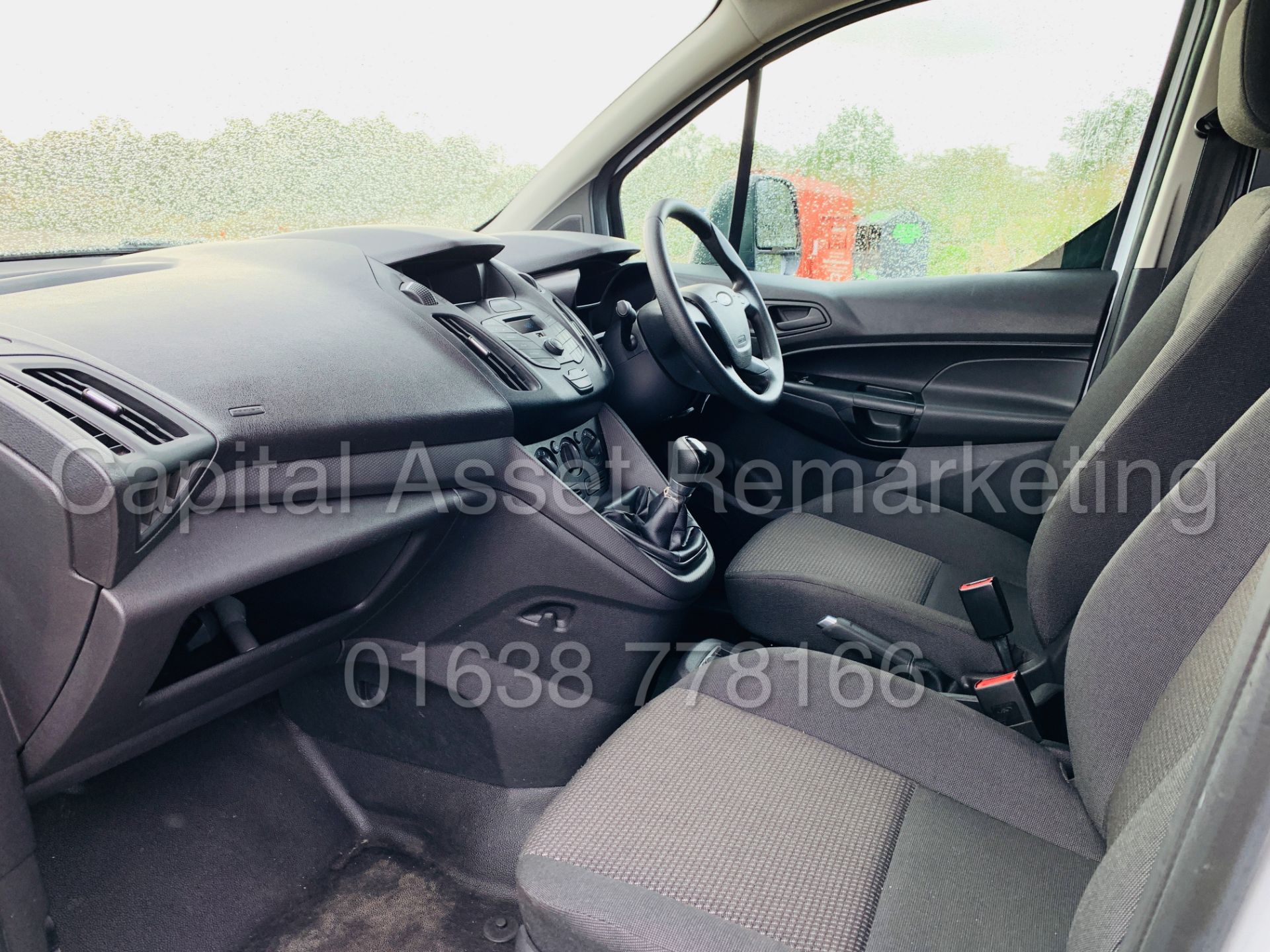 (On Sale) FORD TRANSIT CONNECT 75 T200 *SWB* (67 REG) '1.5 TDCI - EURO 6 COMPLIANT' (1 OWNER) - Image 17 of 36