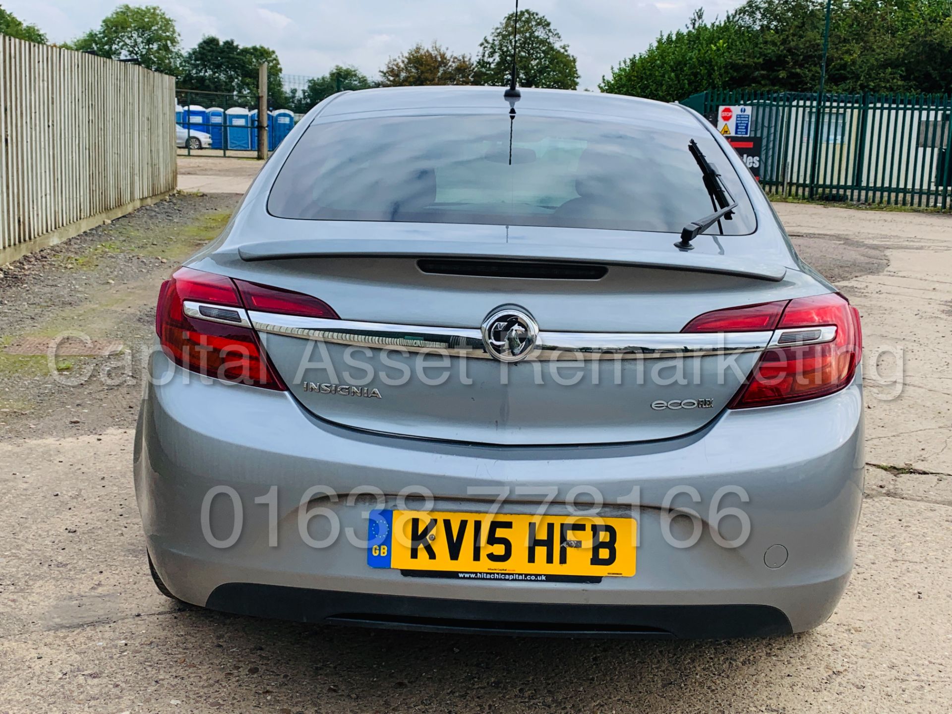 VAUXHALL INSIGNIA *SRI EDITION* (2015 - NEW MODEL) '2.0 CDTI - STOP/START - 6 SPEED' (1 OWNER) - Image 10 of 40