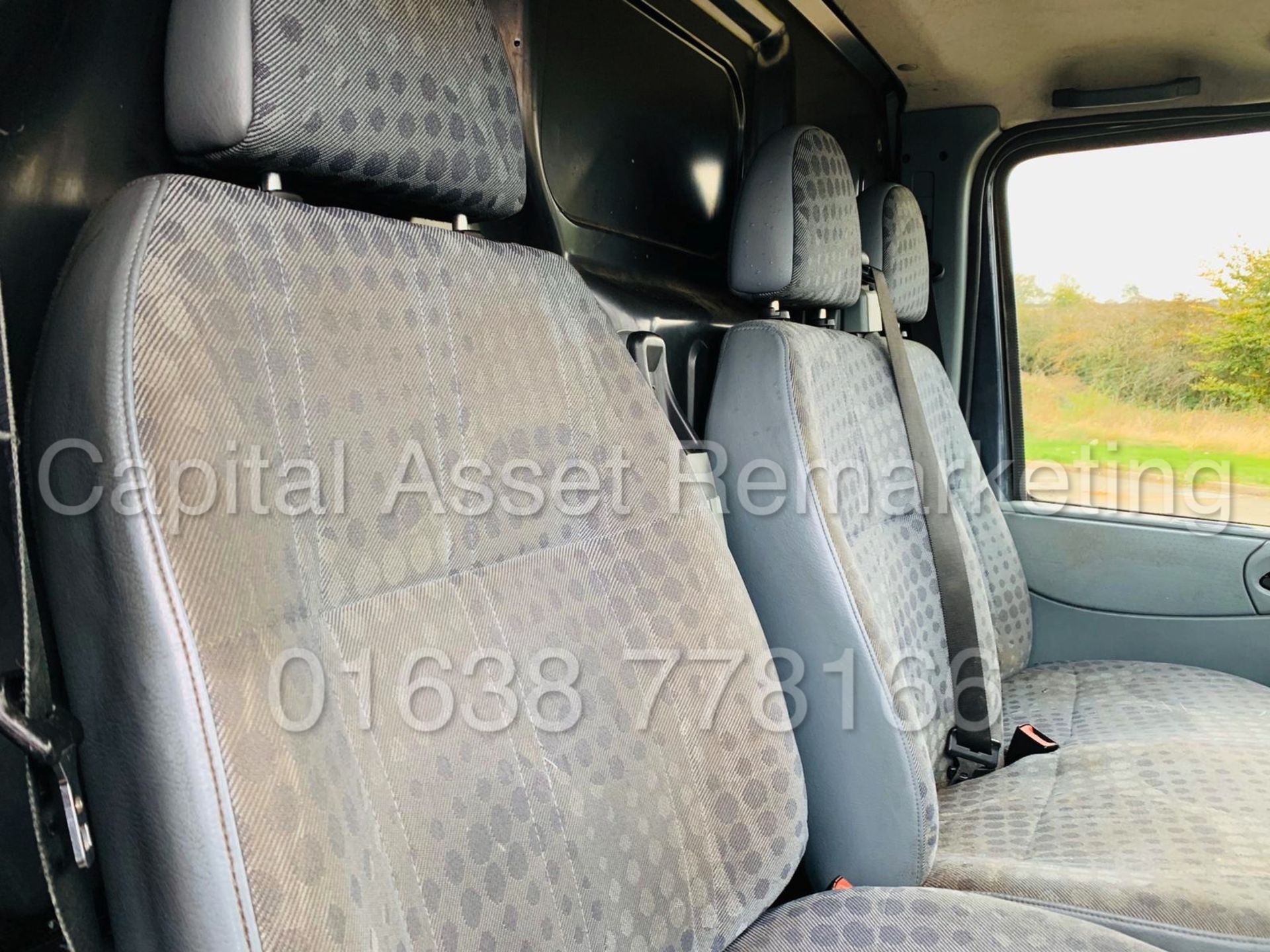 FORD TRANSIT 115 T260 *TREND EDITION* SWB PANEL VAN (2010 MODEL) '2.2 TDCI - 115 BHP - 6 SPEED' - Image 13 of 24