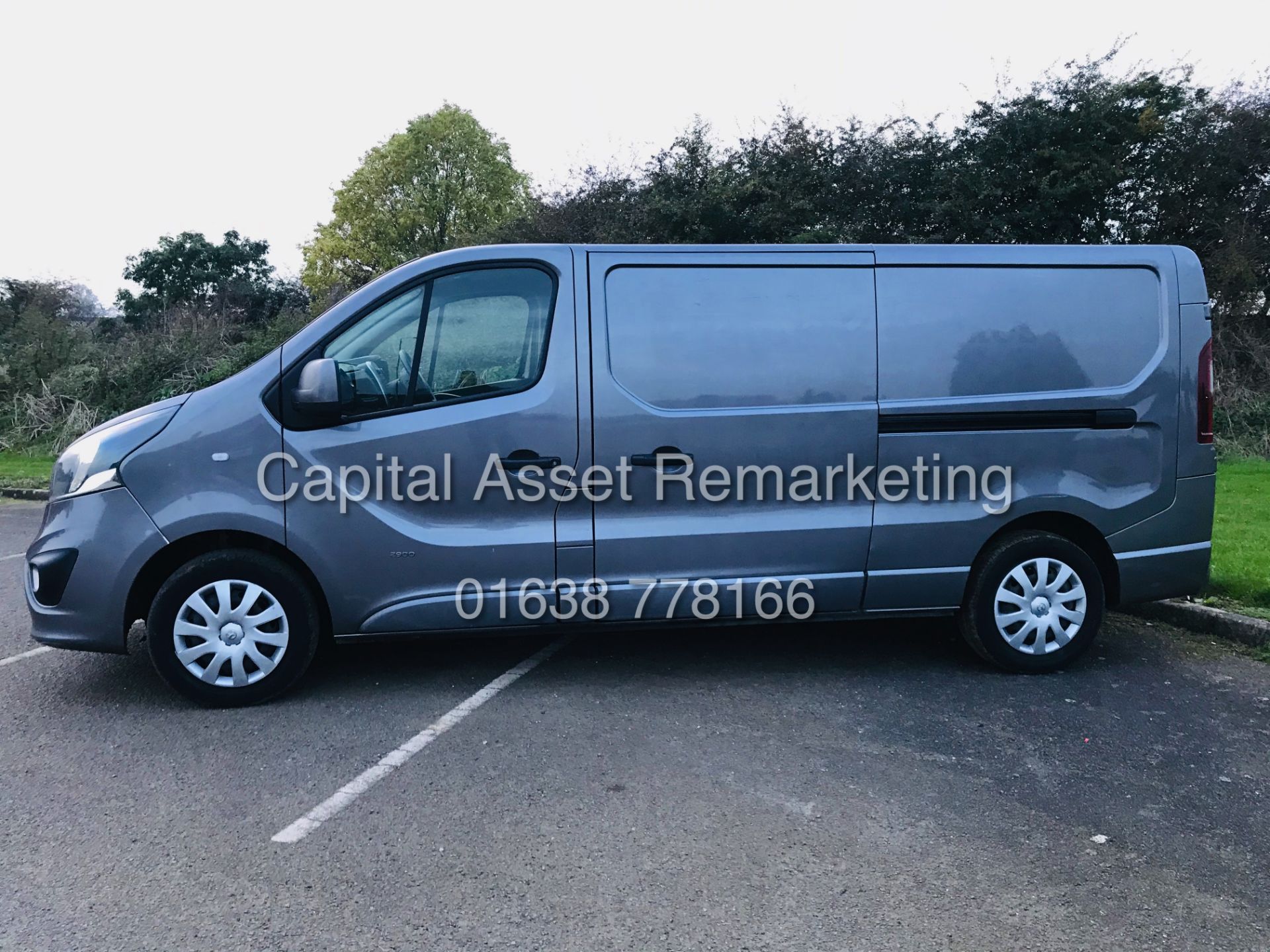 VAUXHALL VIVARO "SPORTIVE" CDTI LWB 2900 (2016 MODEL) 1 OWNER *AIR CON* ELEC PACK - METALLIC - Image 3 of 17