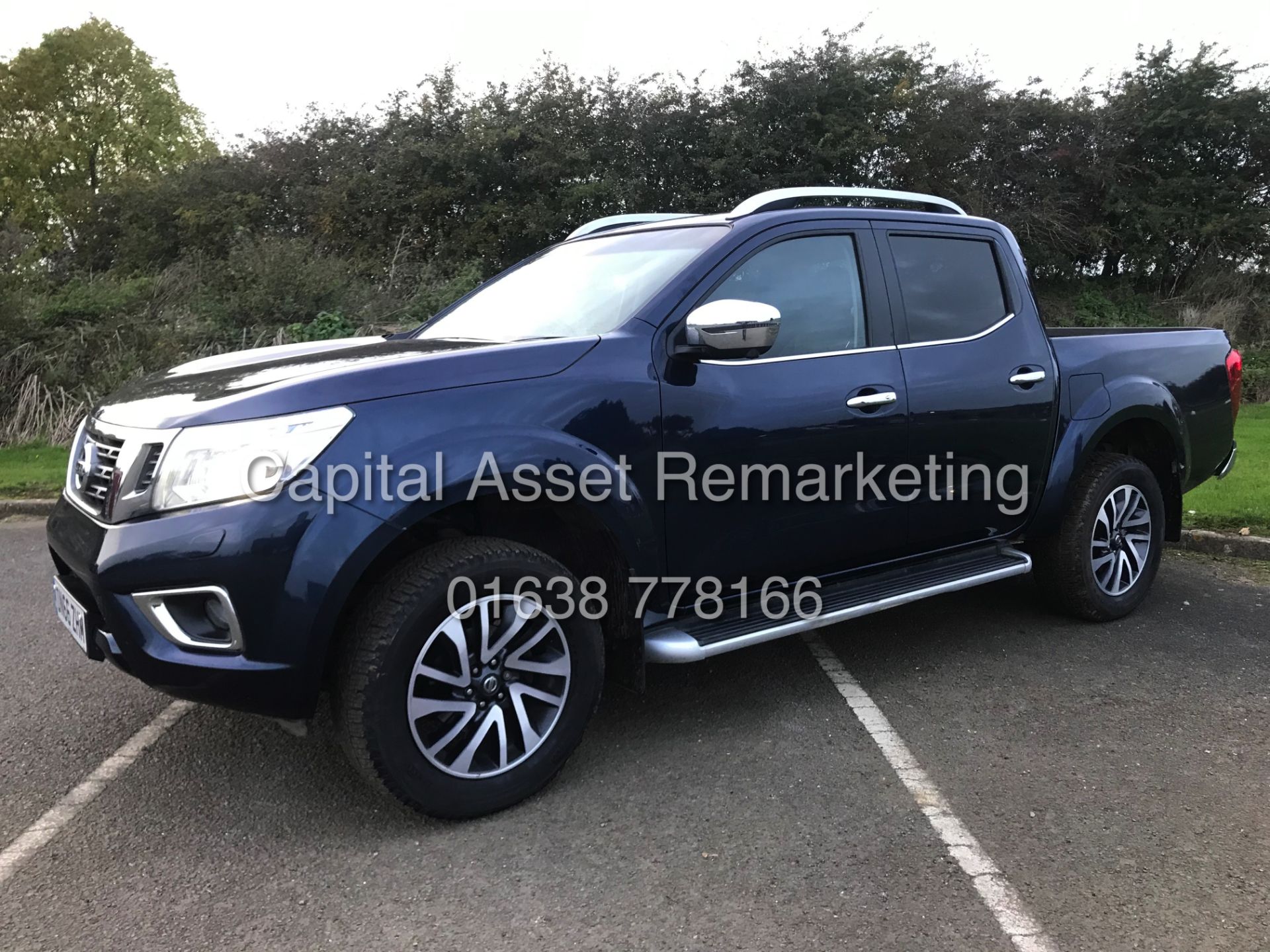 NISSAN NAVARA 2.3DCI "TEKNA" D/C (2017 MODEL) 1 OWNER FSH - SAT NAV - LEATHER - CLIMATE / AIR CON - Image 2 of 27