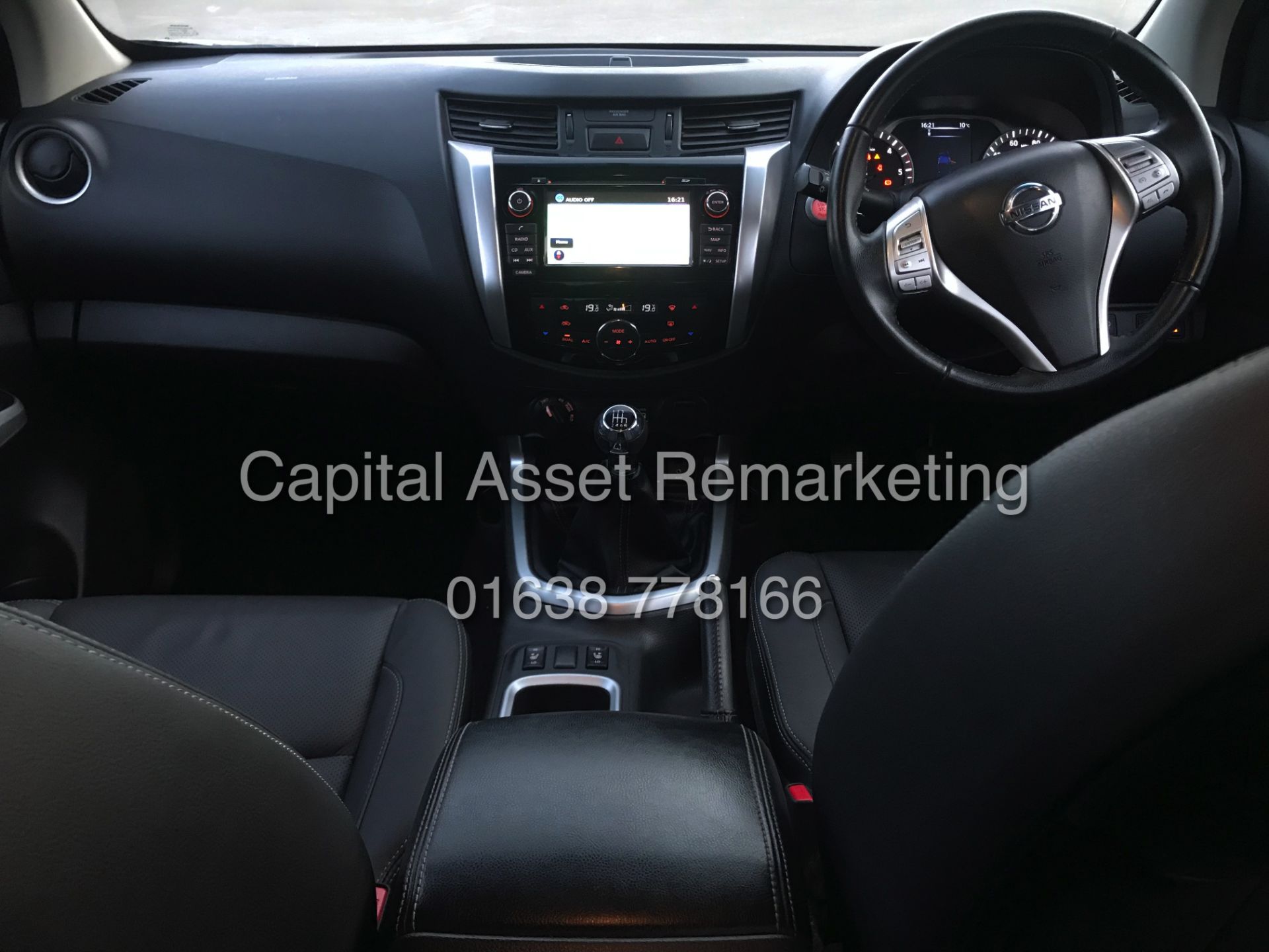 NISSAN NAVARA 2.3DCI "TEKNA" D/C (2017 MODEL) 1 OWNER FSH - SAT NAV - LEATHER - CLIMATE / AIR CON - Image 12 of 27