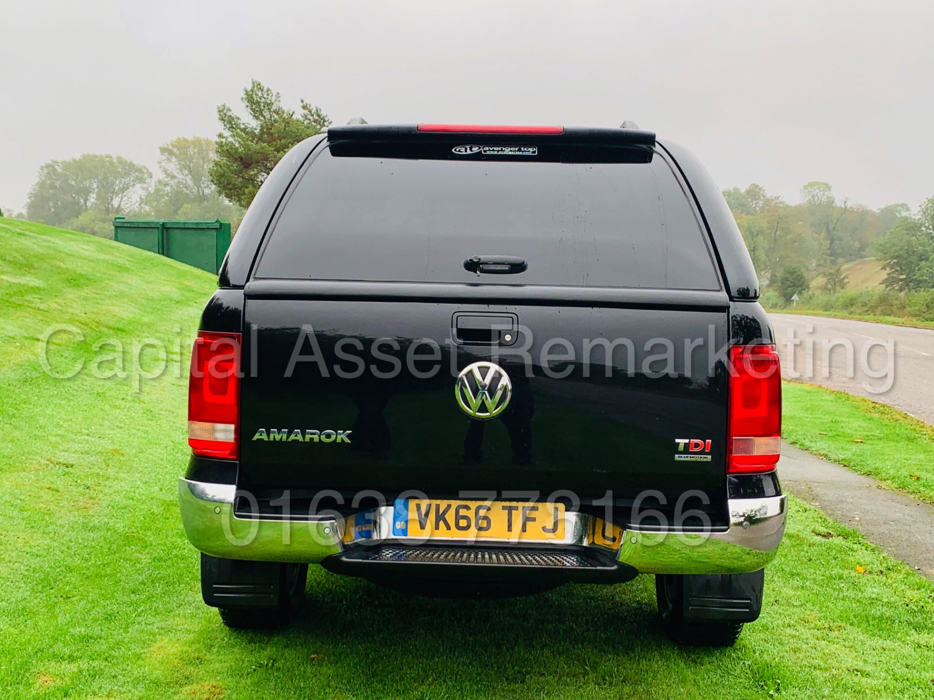 VOLKSWAGEN AMAROK *HIGHLINE EDITION* D/CAB PICK-UP (2017 MODEL) '2.0 TDI - 180 BHP - AUTO' *WOW* - Image 11 of 52