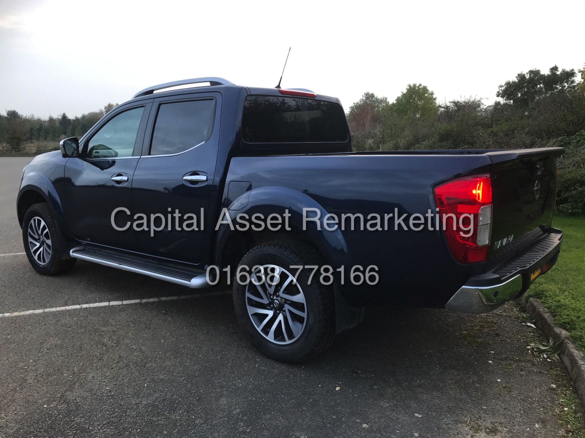 NISSAN NAVARA 2.3DCI "TEKNA" D/C (2017 MODEL) 1 OWNER FSH - SAT NAV - LEATHER - CLIMATE / AIR CON - Image 4 of 27