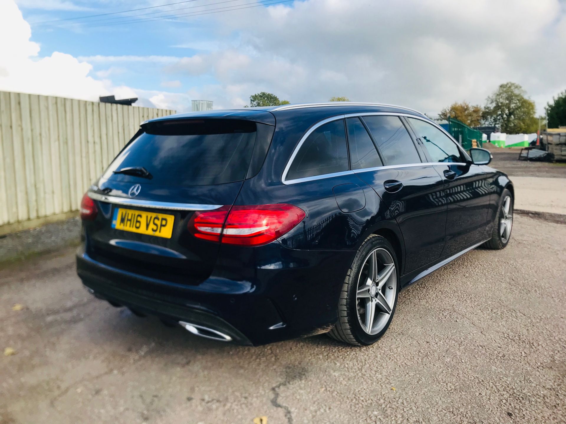 (ON SALE) MERCEDES C220d "AMG" LINE 7G AUTO ESTATE - 16 REG - SAT NAV - LEATHER -1 KEEPER -HUGE SPEC - Image 7 of 23