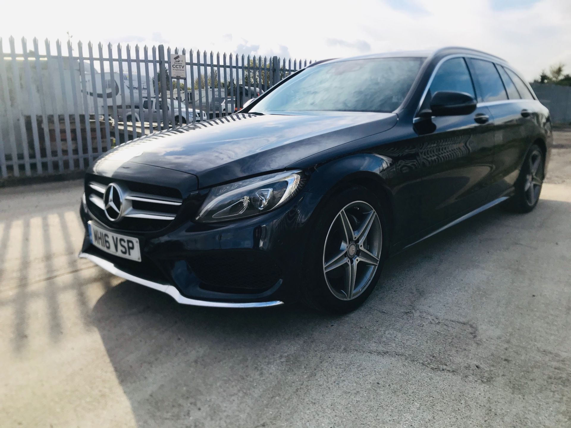 (ON SALE) MERCEDES C220d "AMG" LINE 7G AUTO ESTATE - 16 REG - SAT NAV - LEATHER -1 KEEPER -HUGE SPEC - Image 5 of 23