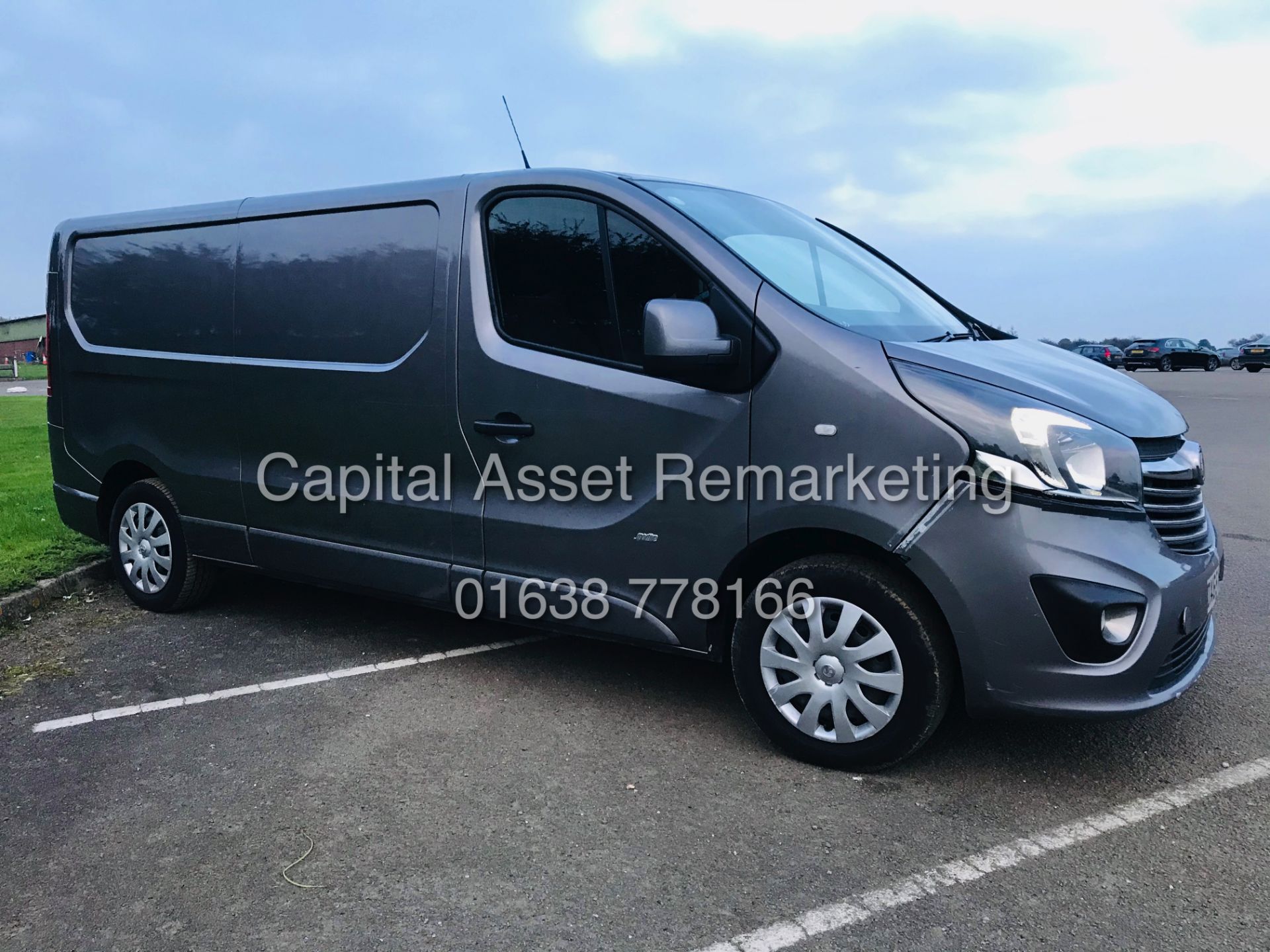 VAUXHALL VIVARO "SPORTIVE" CDTI LWB 2900 (2016 MODEL) 1 OWNER *AIR CON* ELEC PACK - METALLIC - Image 7 of 17