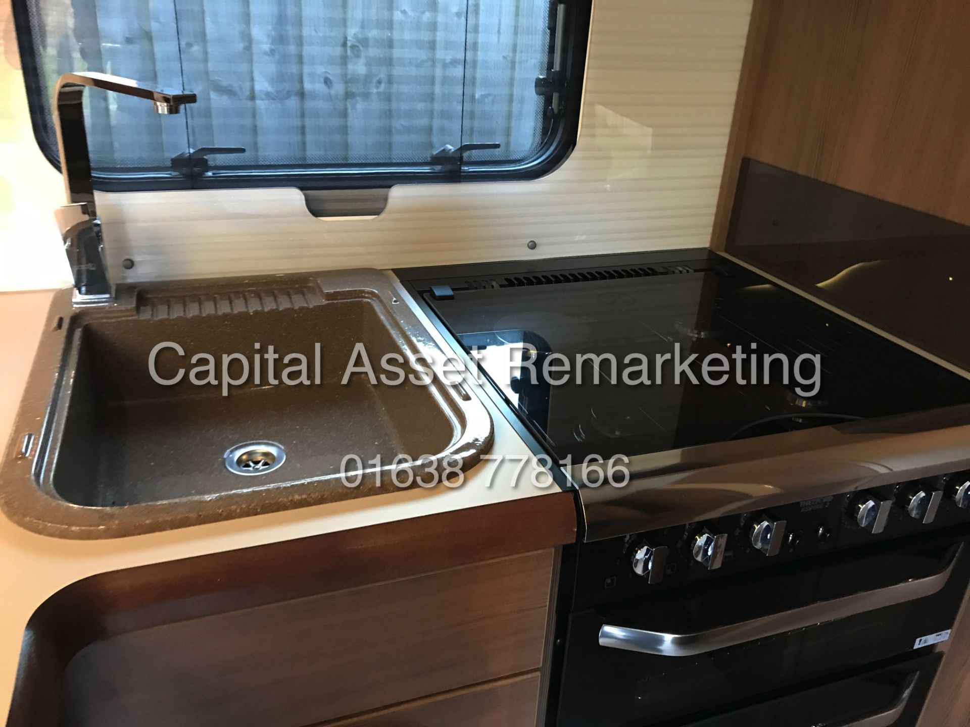 (ON SALE) BUCCANEER COMMODORE (2018 MODEL) LUXURY CARAVAN *TOP SPEC* NEW AROUND £37,000-END BEDROOM - Image 14 of 33