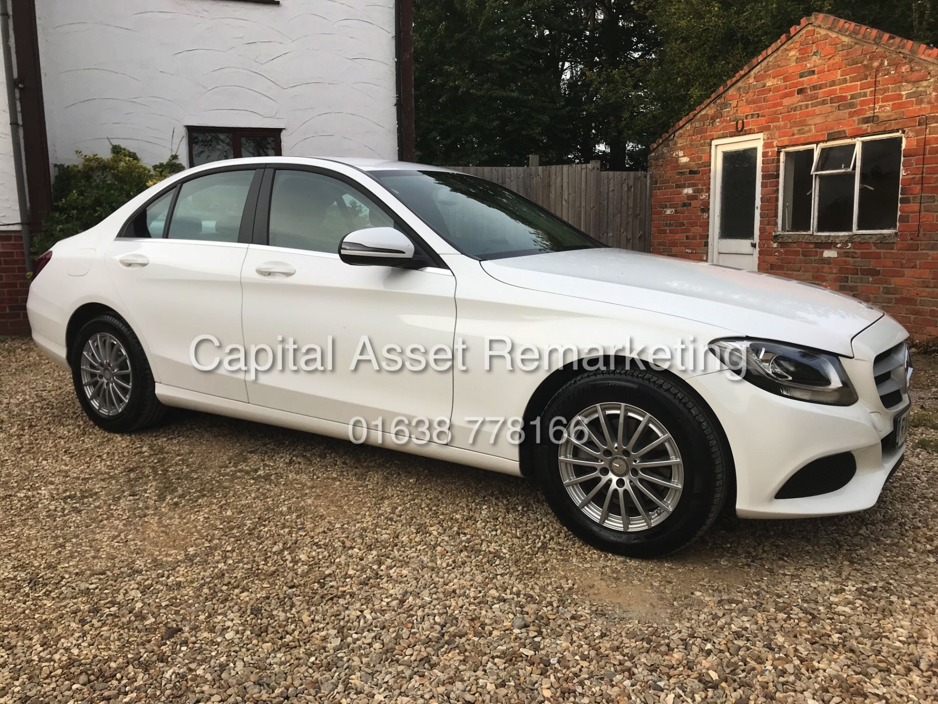 On Sale MERCEDES C200d "SPECIAL EQUIPMENT" 1 OWNER FSH (2016 YEAR) BLACK LEATHER CLIMATE - HUGE SPEC