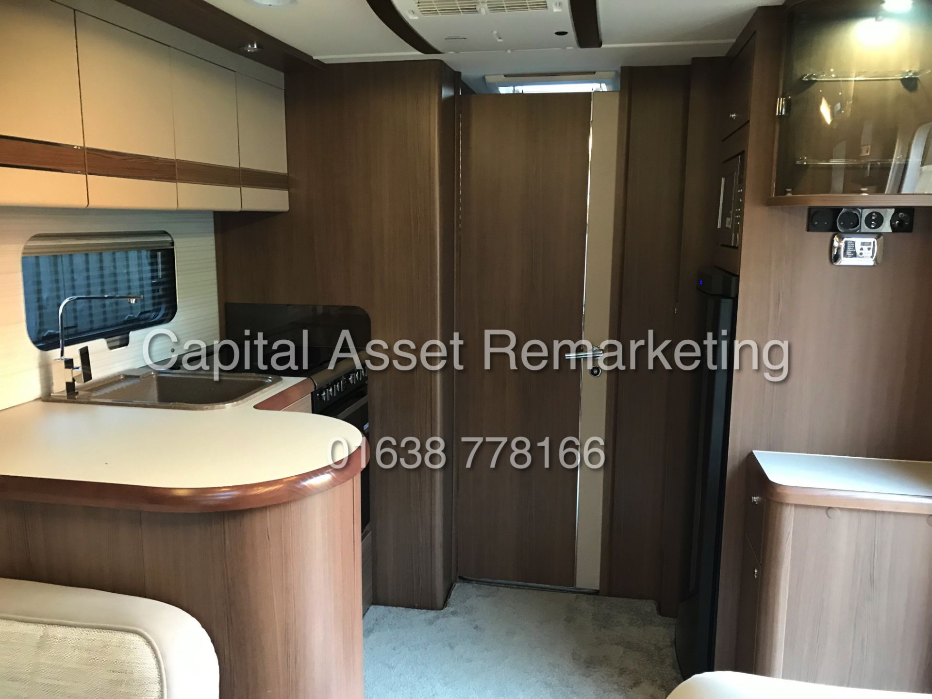 (ON SALE) BUCCANEER COMMODORE (2018 MODEL) LUXURY CARAVAN *TOP SPEC* NEW AROUND £37,000-END BEDROOM - Image 12 of 33