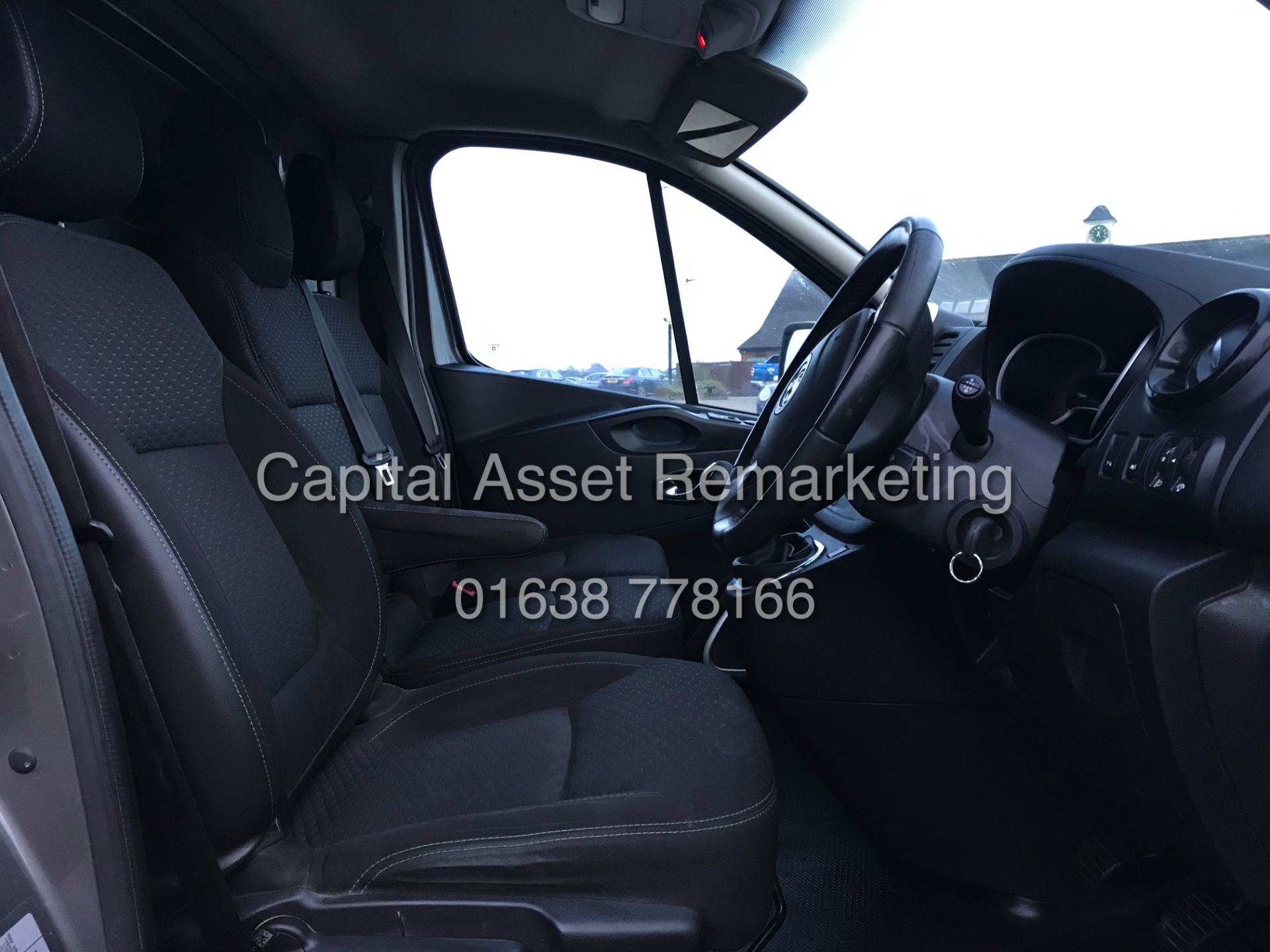 VAUXHALL VIVARO 1.6CDTI "SPORTIVE" LWB (2016 MODEL - NEW SHAPE) 1 OWNER - AIR CON - 6 SPEED - S/S - Image 8 of 16