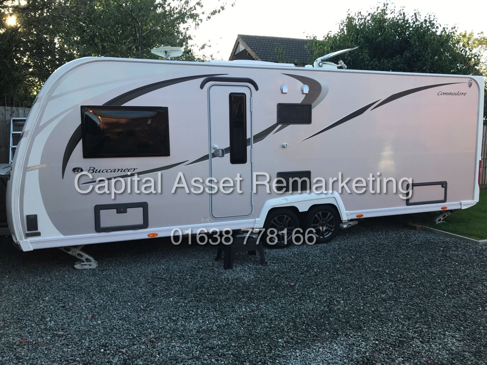 (ON SALE) BUCCANEER COMMODORE (2018 MODEL) LUXURY CARAVAN *TOP SPEC* NEW AROUND £37,000-END BEDROOM - Image 2 of 33