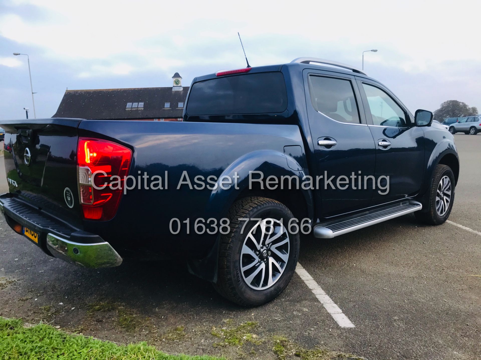 On Sale NISSAN NAVARA 2.3DCI "TEKNA" D/C (2017 MODEL) 1 OWNER FSH *TOP OF THE RANGE SAT NAV LEATHER - Image 6 of 26