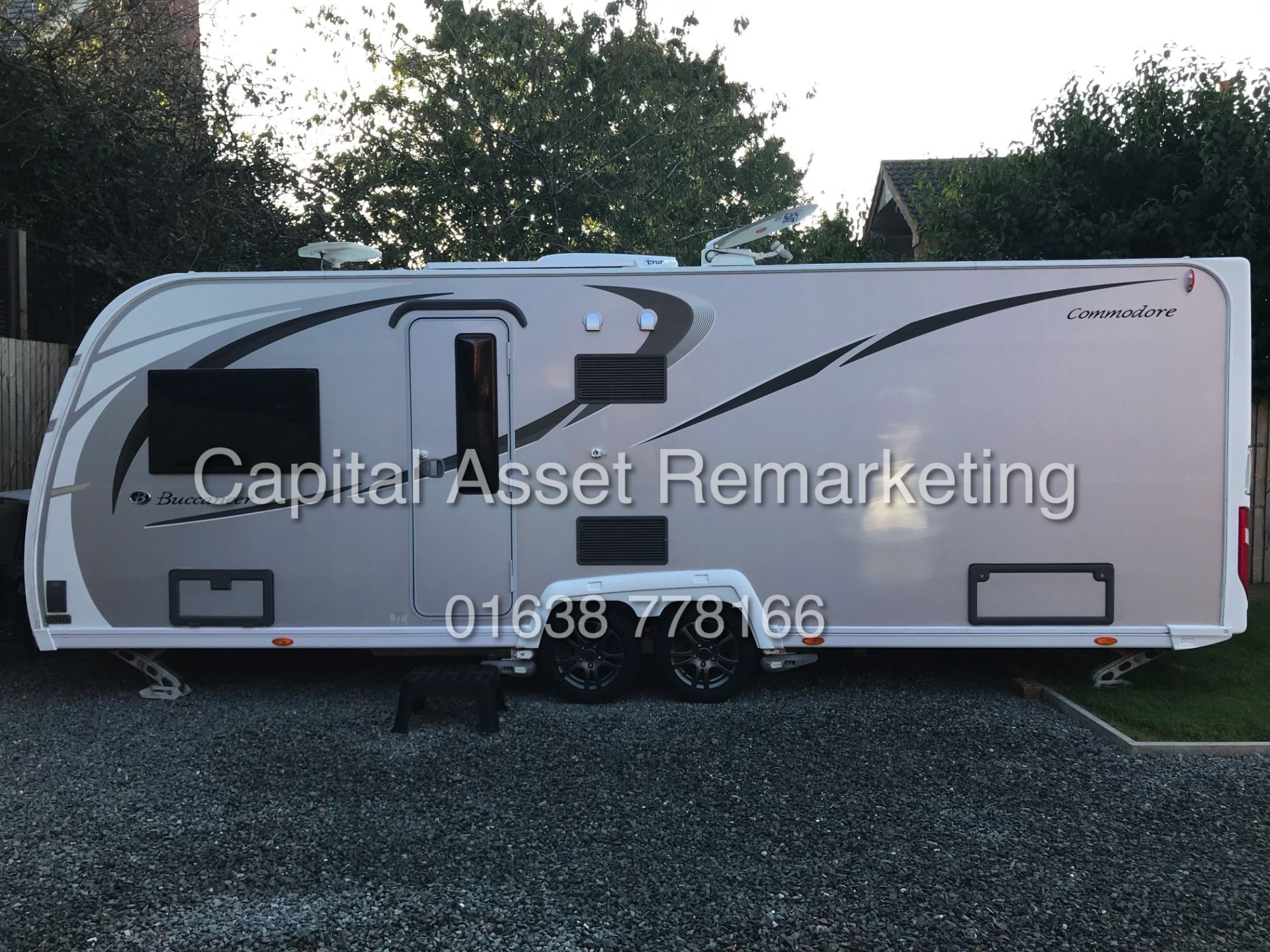 (ON SALE) BUCCANEER COMMODORE (2018 MODEL) LUXURY CARAVAN *TOP SPEC* NEW AROUND £37,000-END BEDROOM - Image 3 of 33