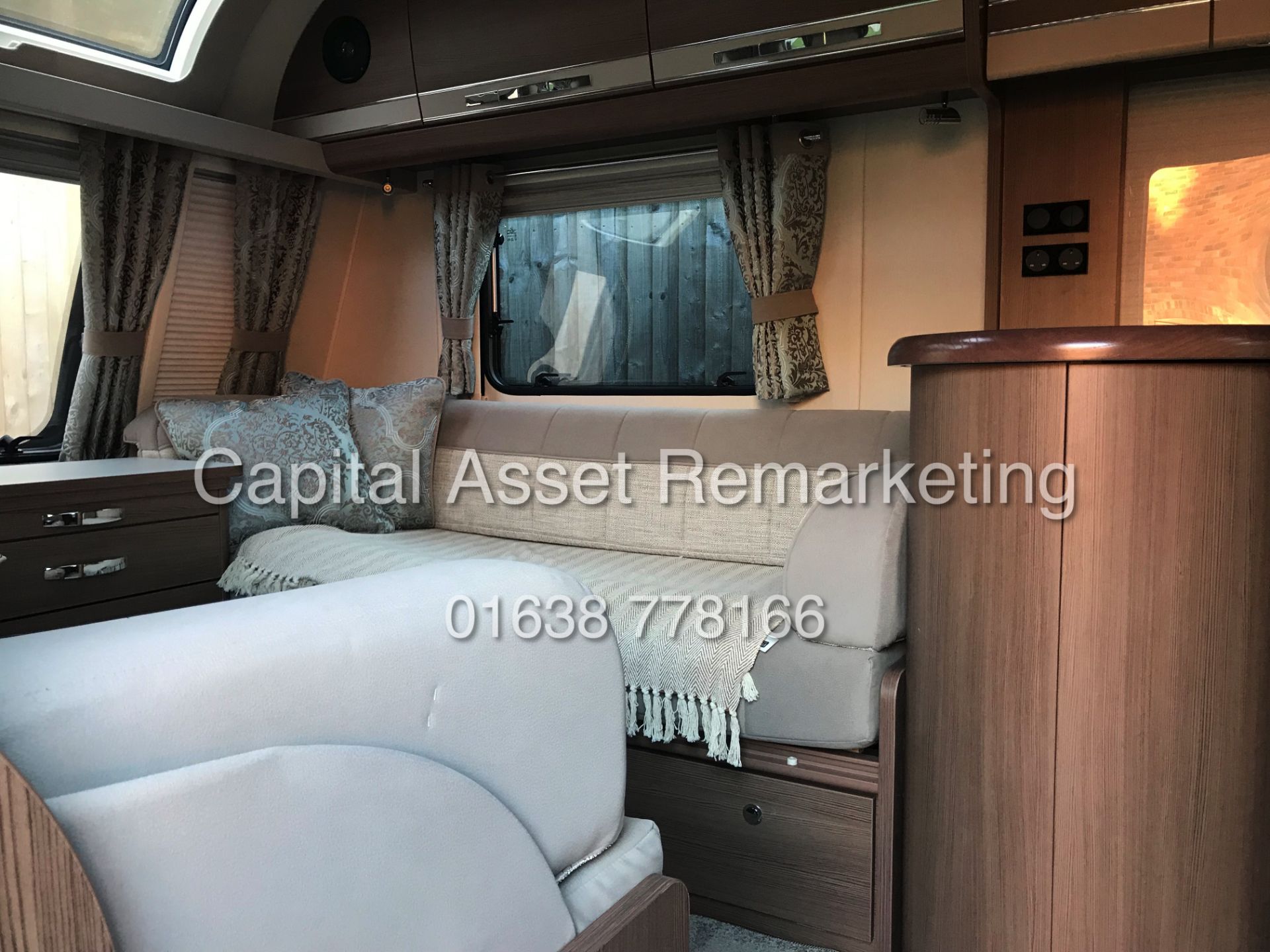 (ON SALE) BUCCANEER COMMODORE (2018 MODEL) LUXURY CARAVAN *TOP SPEC* NEW AROUND £37,000-END BEDROOM - Image 8 of 33