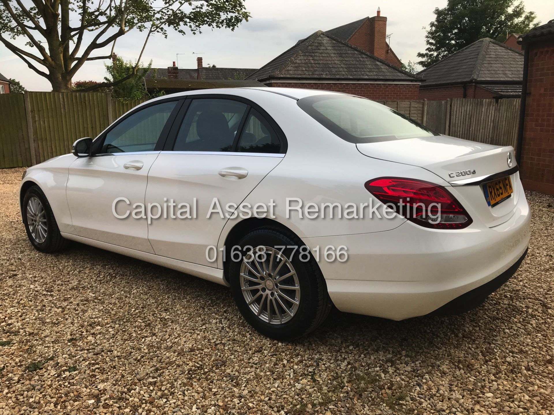 On Sale MERCEDES C200d "SPECIAL EQUIPMENT" 1 OWNER FSH (2016 YEAR) BLACK LEATHER CLIMATE - HUGE SPEC - Image 5 of 18