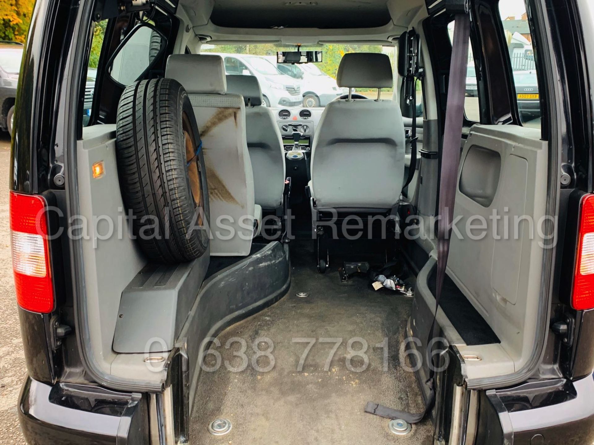 VOLKSWAGEN CADDY C20 *LIFE* DISABILITY ACCESS / WAV (2010) '1.9 TDI - AUTO' *A/C* (ONLY 22K MILES) - Bild 19 aus 32