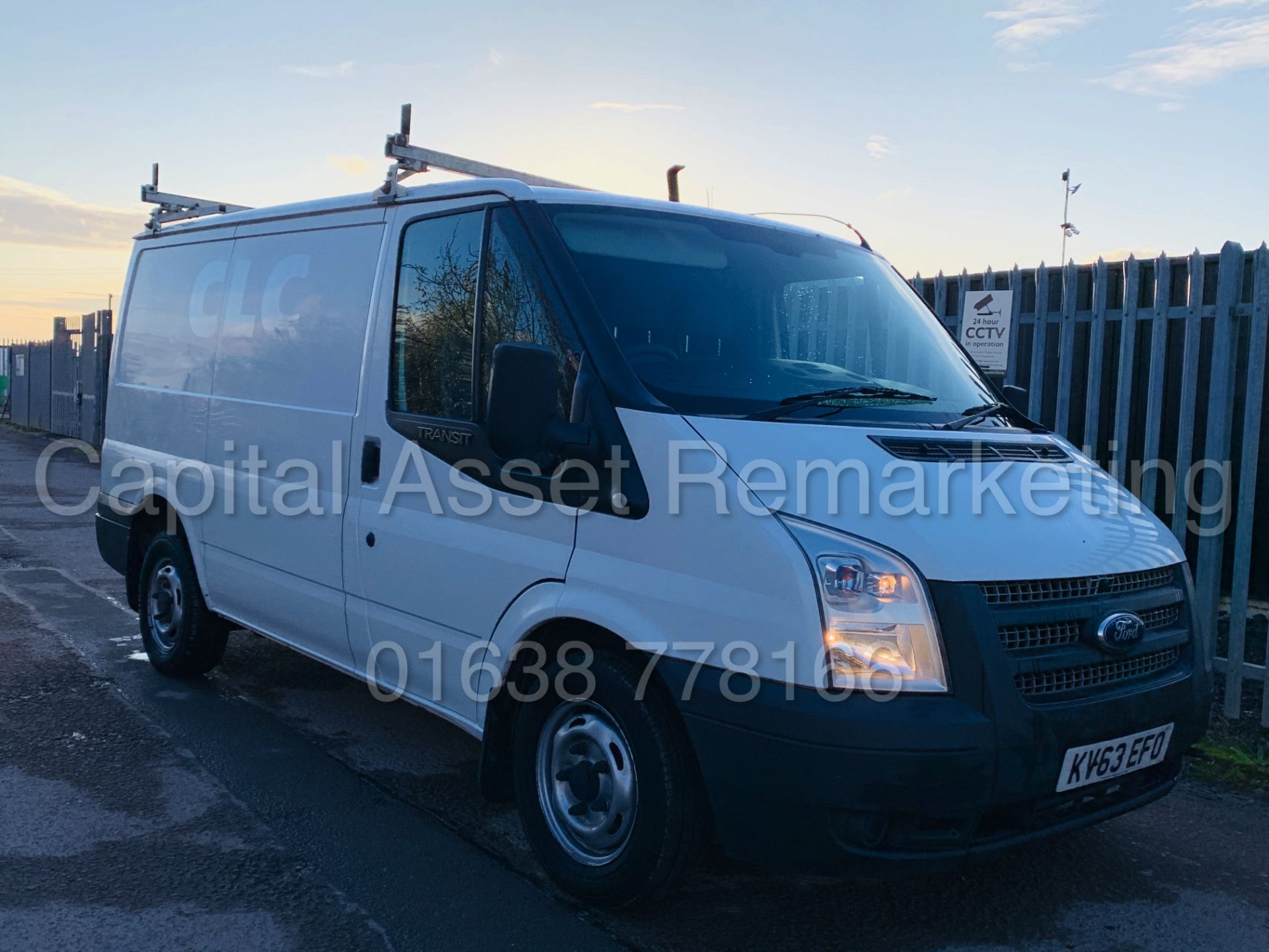 FORD TRANSIT 100 T280 FWD *SWB - PANEL VAN* (2014 MODEL) '2.2 TDCI - 100 BHP - 6 SPEED' (1 OWNER) - Image 2 of 32