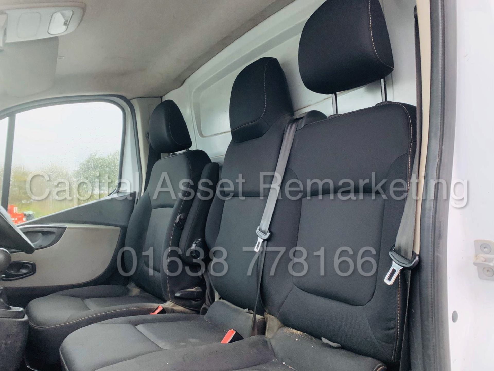 RENAULT TRAFIC SL27 *BUSINESS PLUS* SWB PANEL VAN (2017) '1.6 DCI - 120 BHP - 6 SPEED' **AIR CON** - Bild 16 aus 24