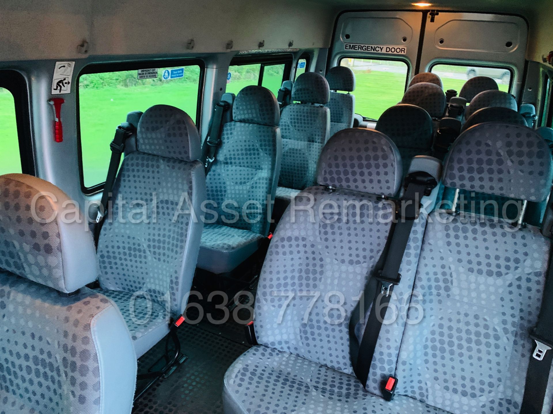 FORD TRANSIT 135 T430 RWD *XLWB -17 SEATER MINI-BUS* (2013) '2.2 TDCI - 135 BHP - 6 SPEED' (1 OWNER) - Image 26 of 43