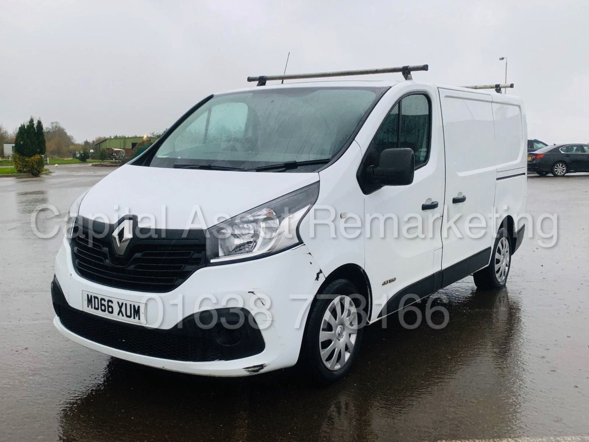 RENAULT TRAFIC SL27 *BUSINESS PLUS* SWB PANEL VAN (2017) '1.6 DCI - 120 BHP - 6 SPEED' **AIR CON** - Image 3 of 24