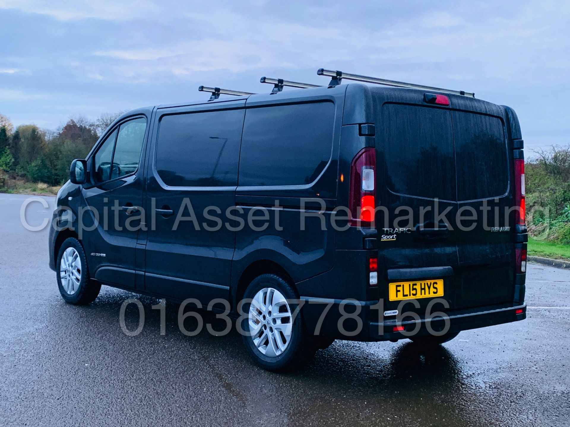 RENAULT TRAFIC *SPORT ENERGY* SWB (2015 - NEW MODEL) '1.6 DCI - 120 BHP - 6 SPEED' *SAT NAV - A/C* - Image 5 of 39