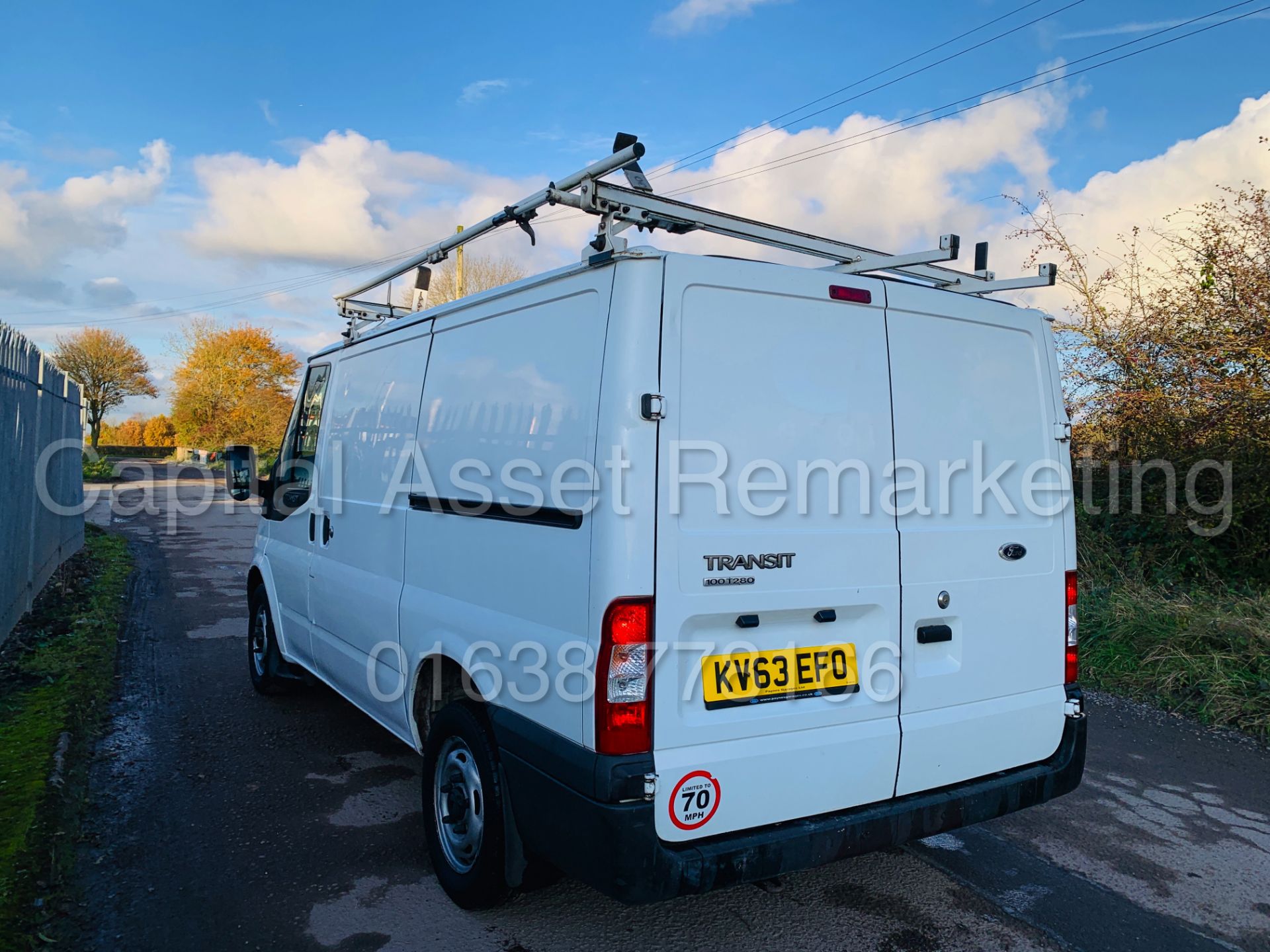 FORD TRANSIT 100 T280 FWD *SWB - PANEL VAN* (2014 MODEL) '2.2 TDCI - 100 BHP - 6 SPEED' (1 OWNER) - Image 7 of 32