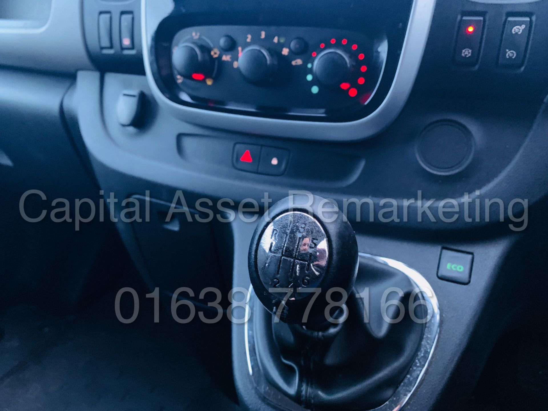 RENAULT TRAFIC *SPORT ENERGY* SWB (2015 - NEW MODEL) '1.6 DCI - 120 BHP - 6 SPEED' *SAT NAV - A/C* - Image 36 of 39