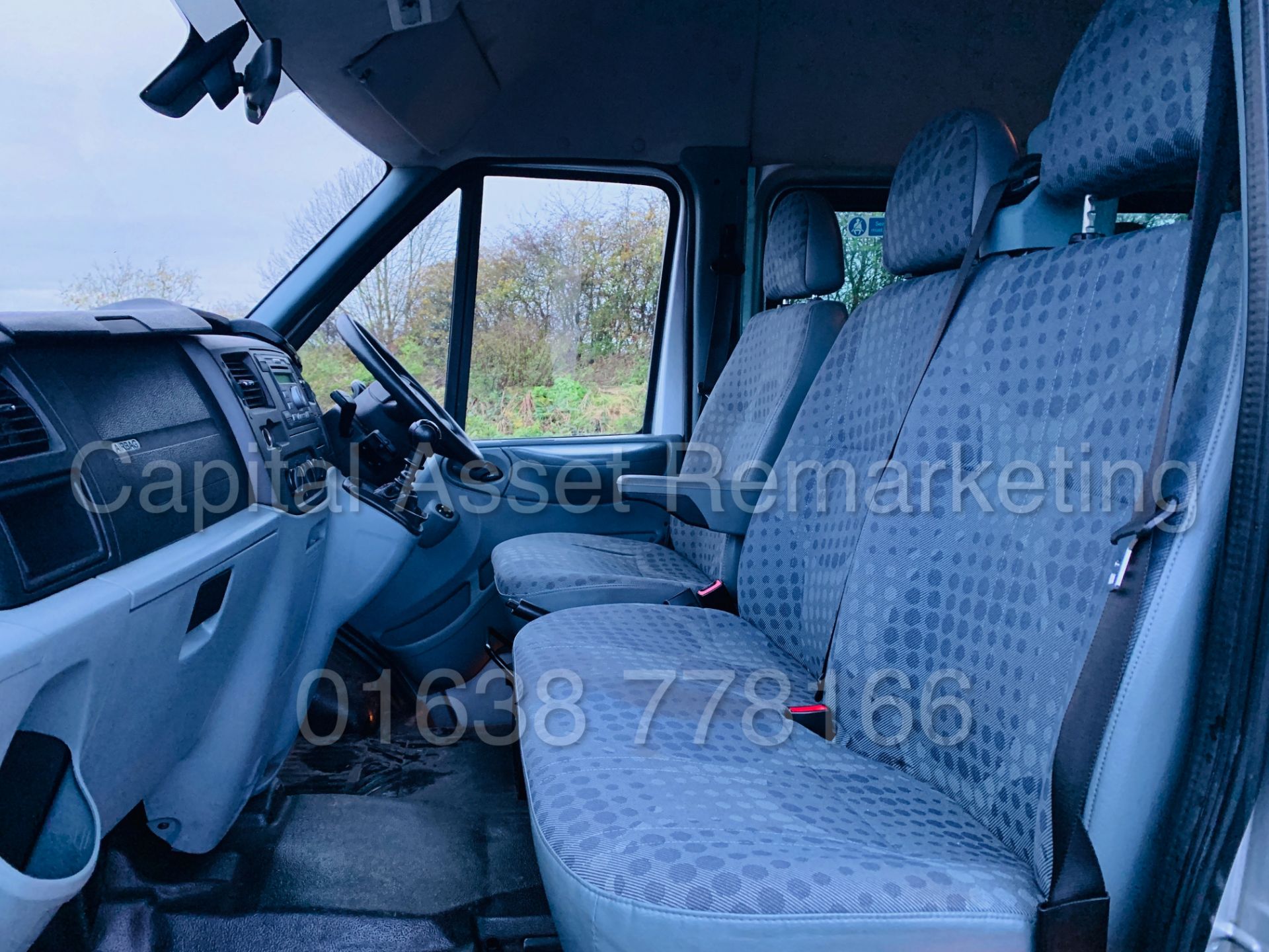 FORD TRANSIT 135 T430 RWD *XLWB -17 SEATER MINI-BUS* (2013) '2.2 TDCI - 135 BHP - 6 SPEED' (1 OWNER) - Bild 21 aus 43