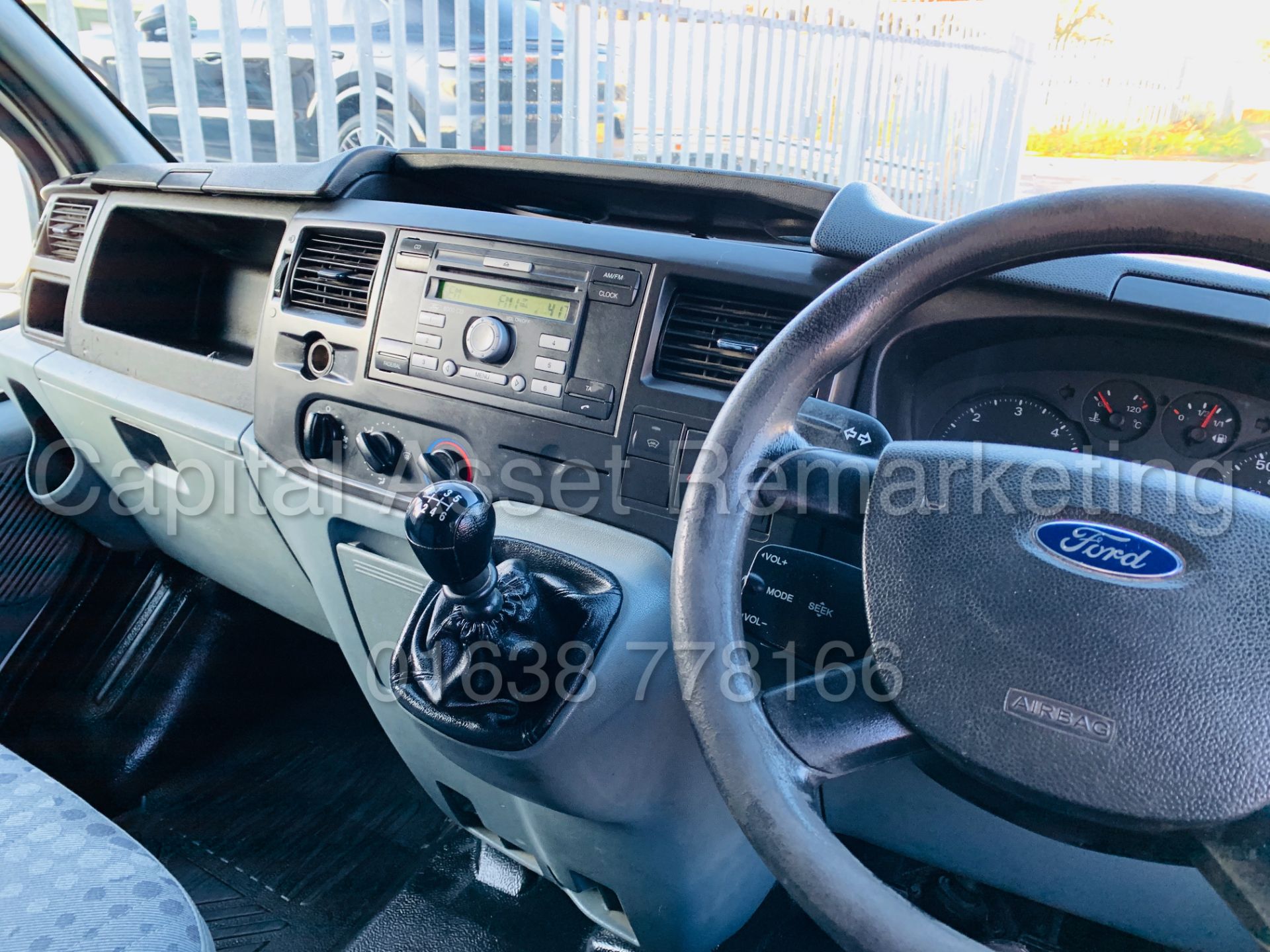 FORD TRANSIT 100 T280 FWD *SWB - PANEL VAN* (2014 MODEL) '2.2 TDCI - 100 BHP - 6 SPEED' (1 OWNER) - Bild 25 aus 32