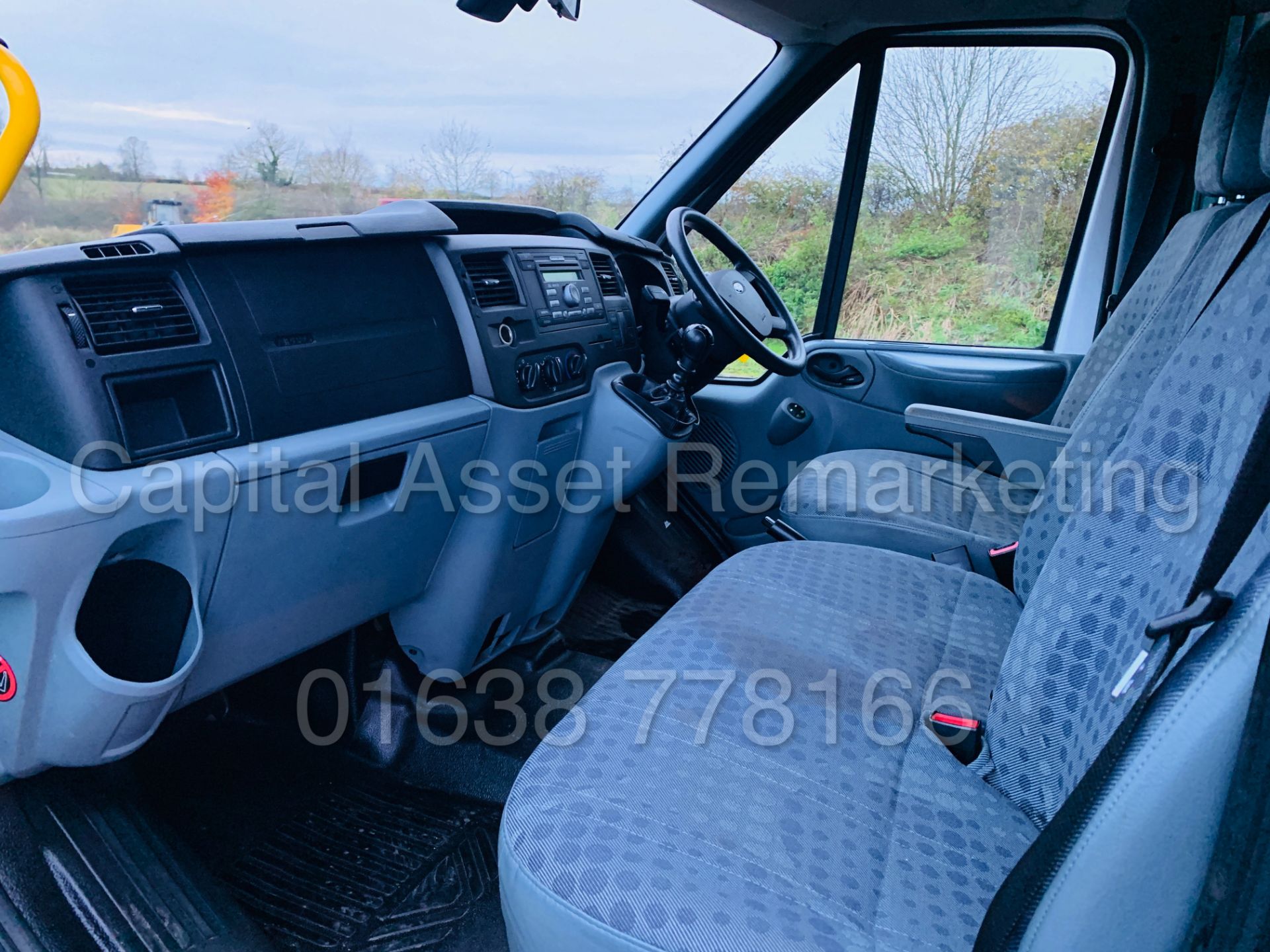 FORD TRANSIT 135 T430 RWD *XLWB -17 SEATER MINI-BUS* (2013) '2.2 TDCI - 135 BHP - 6 SPEED' (1 OWNER) - Image 19 of 43