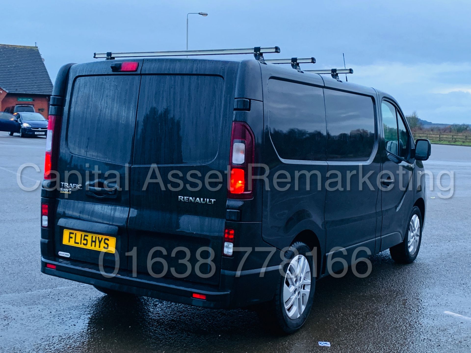 RENAULT TRAFIC *SPORT ENERGY* SWB (2015 - NEW MODEL) '1.6 DCI - 120 BHP - 6 SPEED' *SAT NAV - A/C* - Bild 7 aus 39