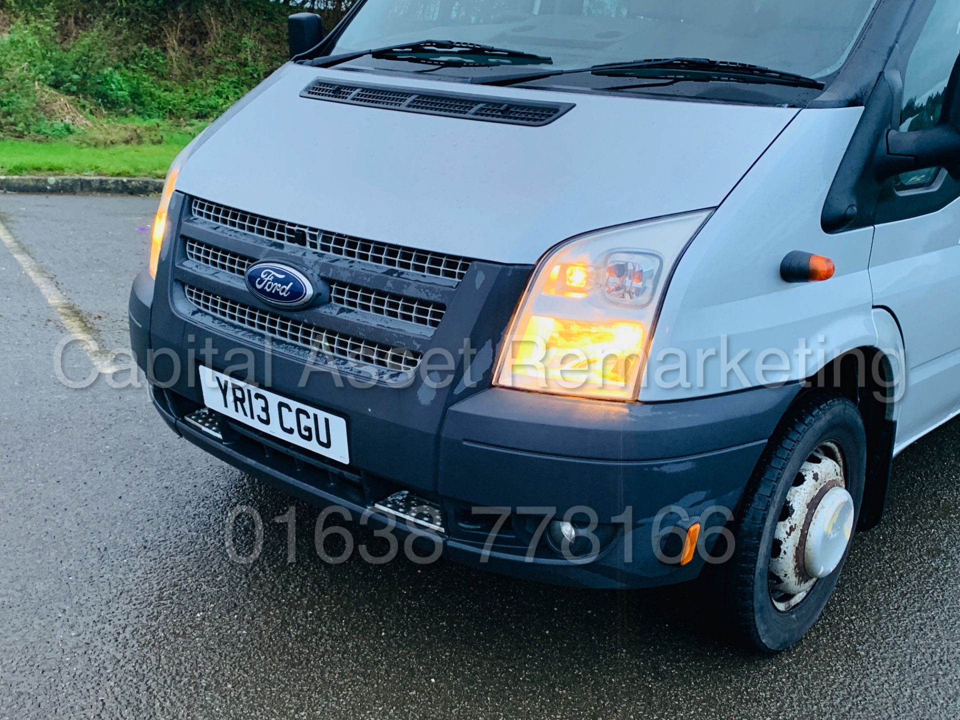 FORD TRANSIT 135 T430 RWD *XLWB -17 SEATER MINI-BUS* (2013) '2.2 TDCI - 135 BHP - 6 SPEED' (1 OWNER) - Image 16 of 43