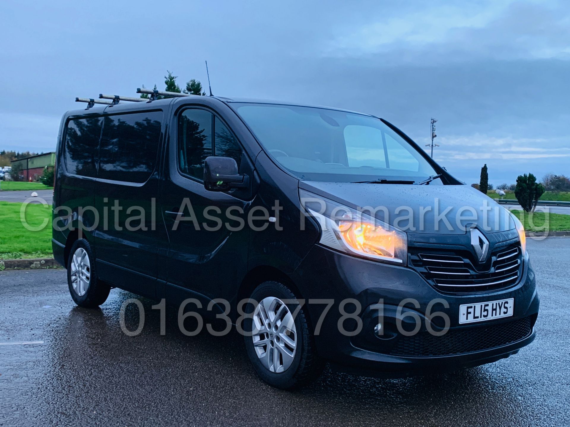 RENAULT TRAFIC *SPORT ENERGY* SWB (2015 - NEW MODEL) '1.6 DCI - 120 BHP - 6 SPEED' *SAT NAV - A/C* - Image 11 of 39